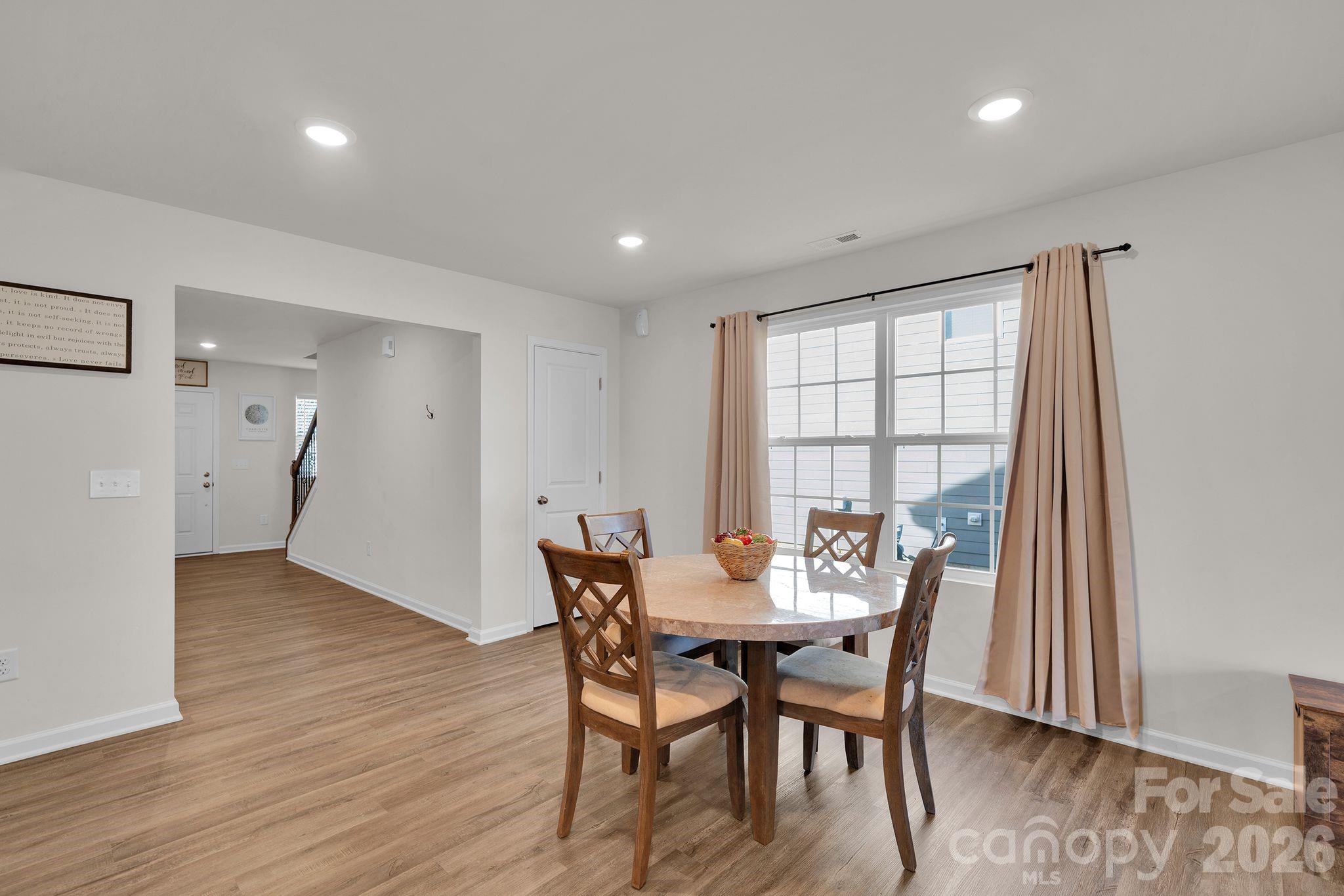 1212 Roundhill Court — Monroe