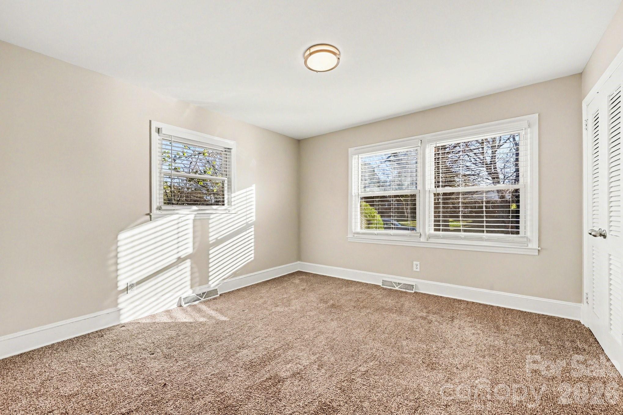 4726 Holbrook Drive — Charlotte
