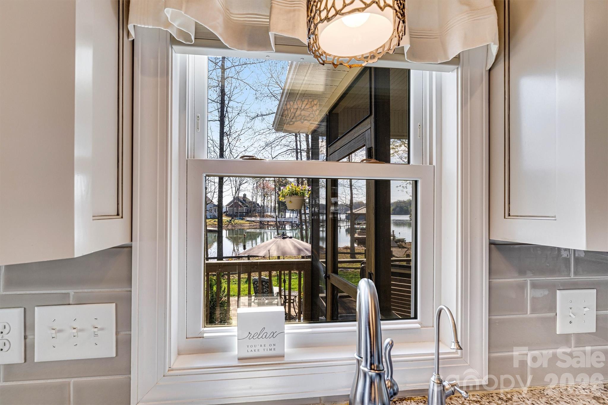 6511 Songbird Lane — Denver