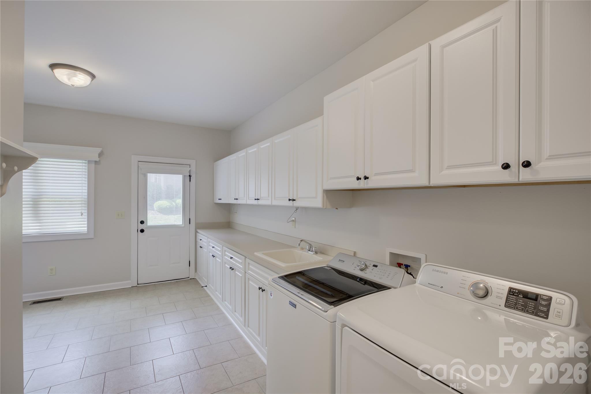 13017 Avila Court — Charlotte