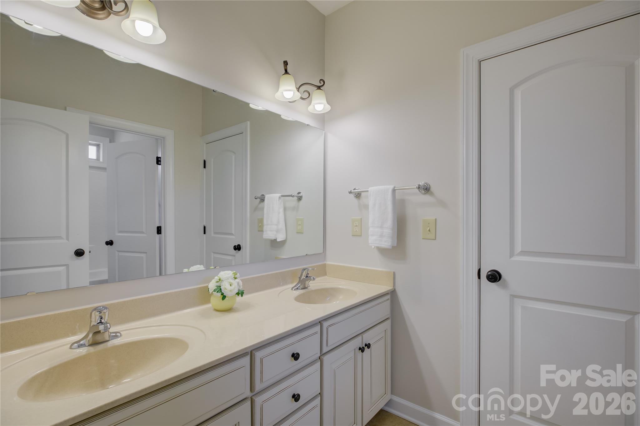 13017 Avila Court — Charlotte