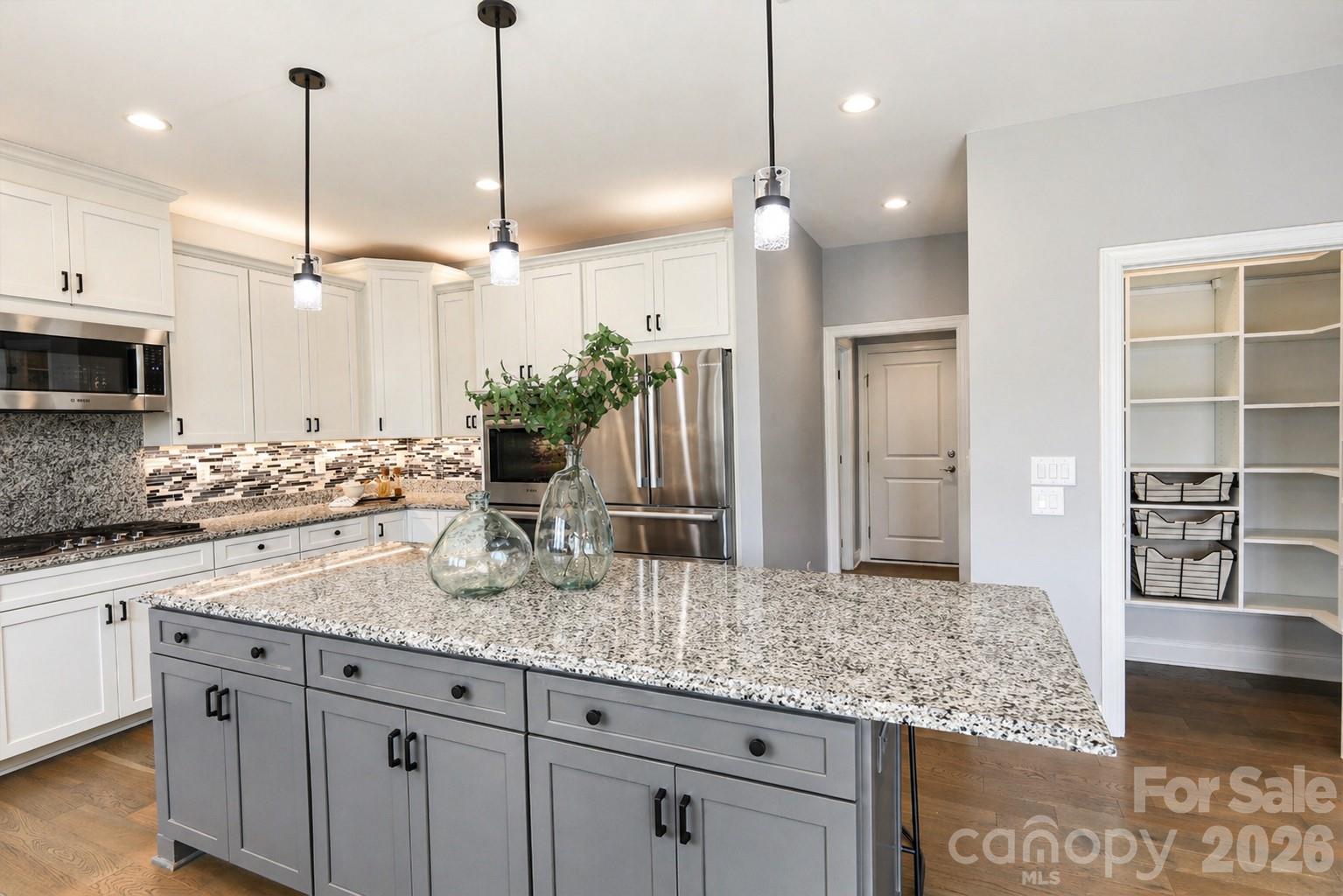 966 Chippenham Avenue — Lancaster