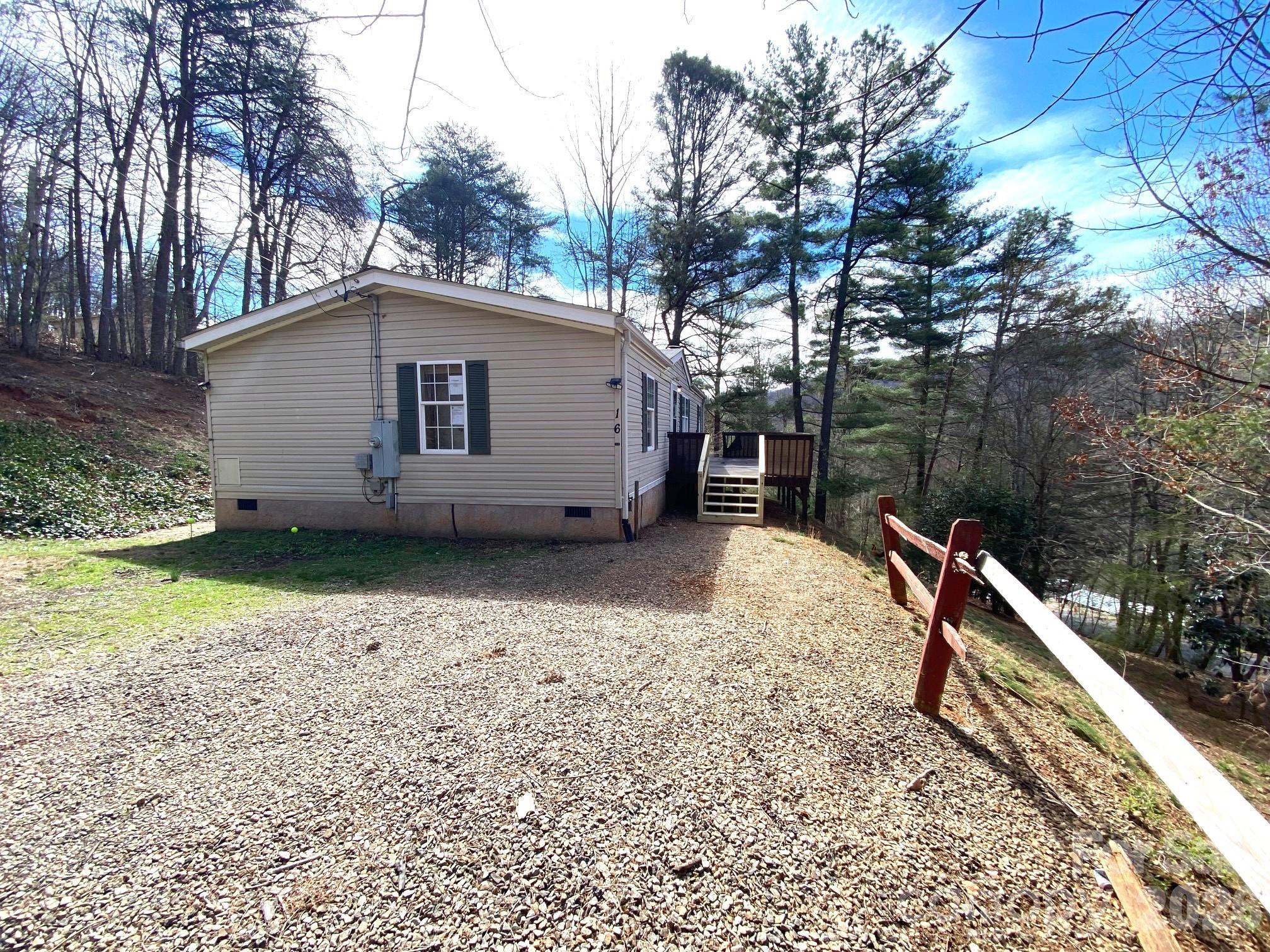 16 Molly Lane — Candler