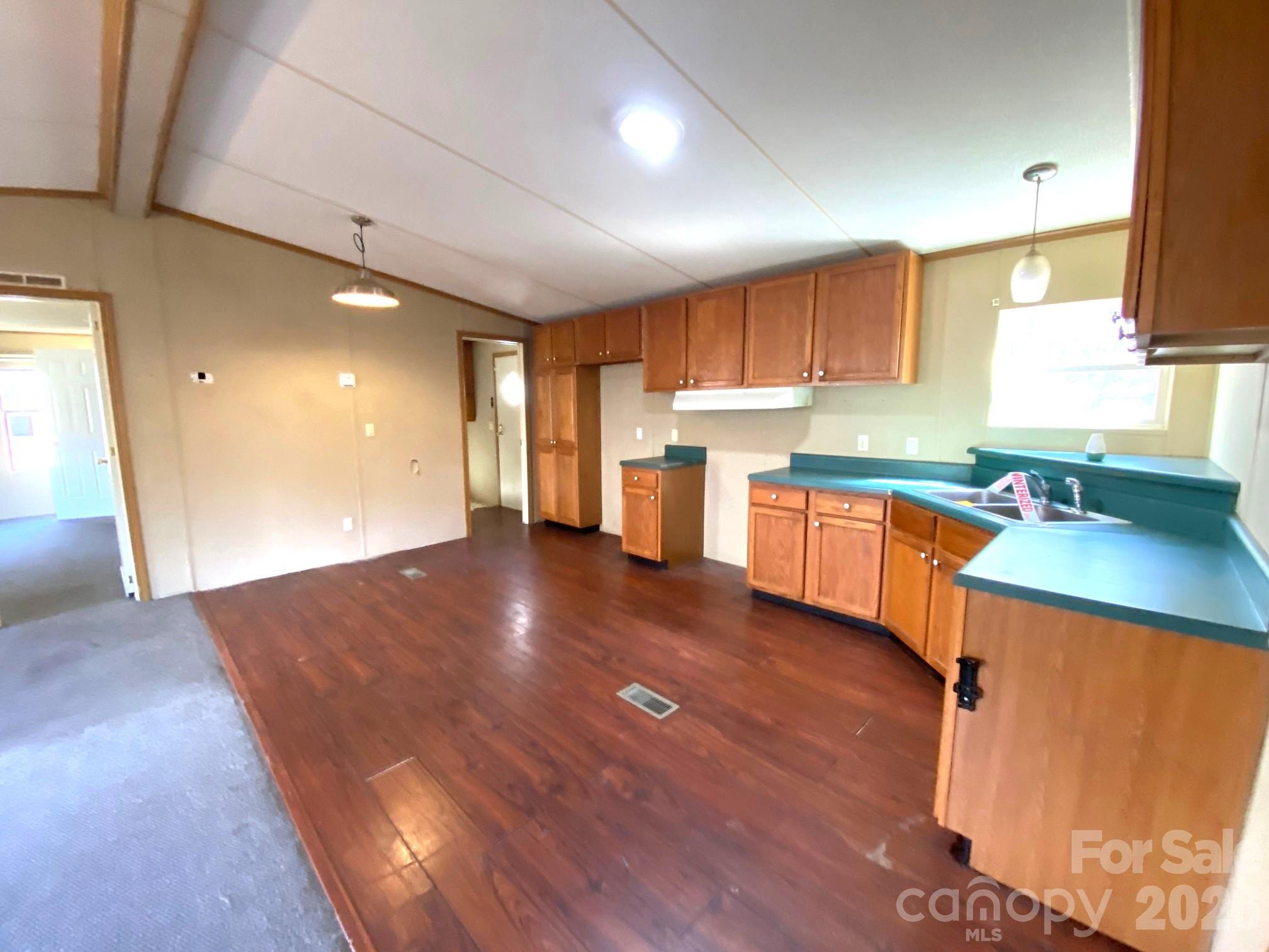 16 Molly Lane — Candler