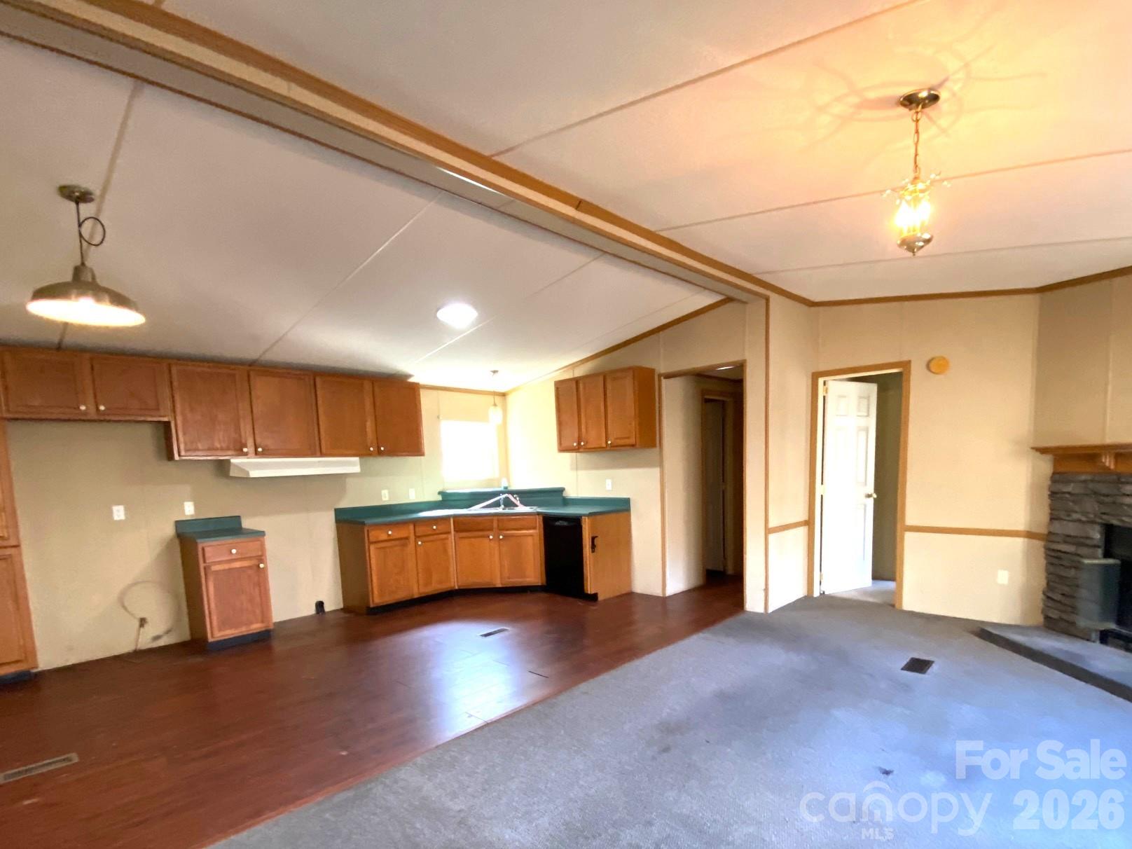 16 Molly Lane — Candler