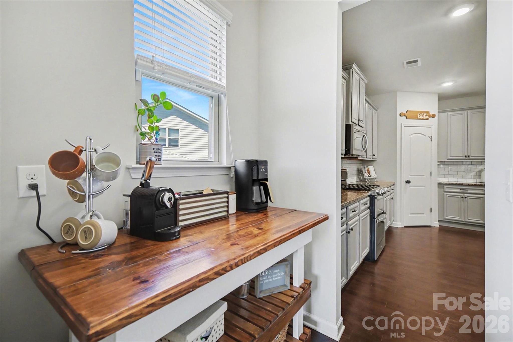 514 Tack Lane — Midland
