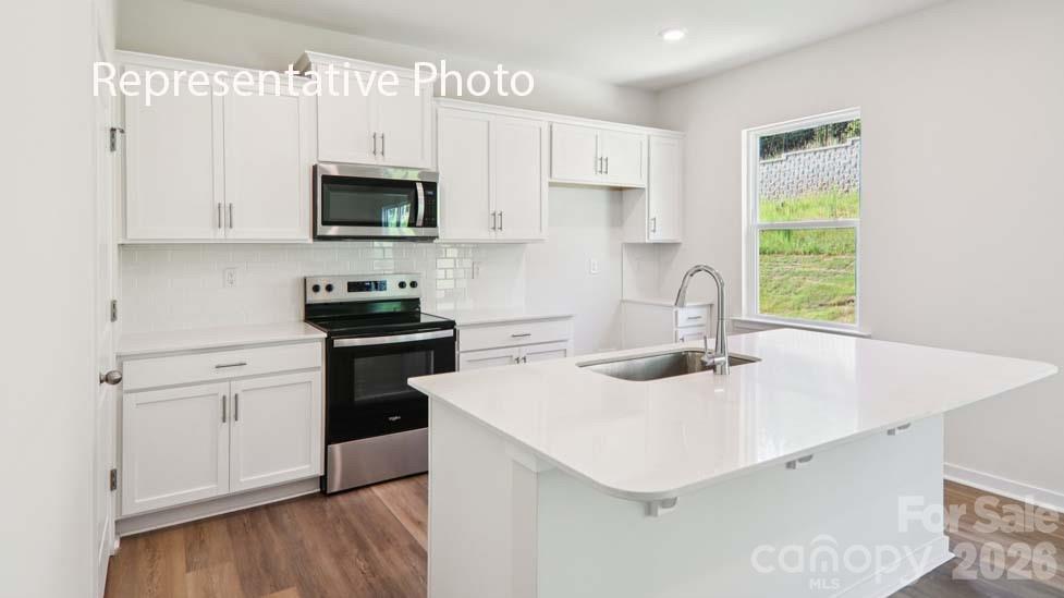 600 17th Avenue Drive NE — Hickory