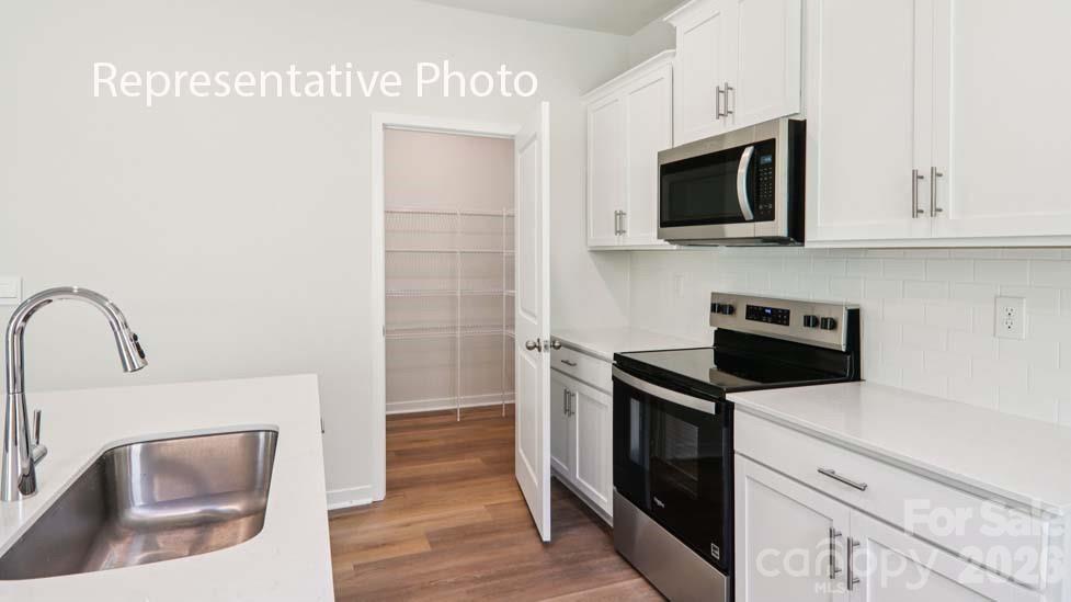 600 17th Avenue Drive NE — Hickory
