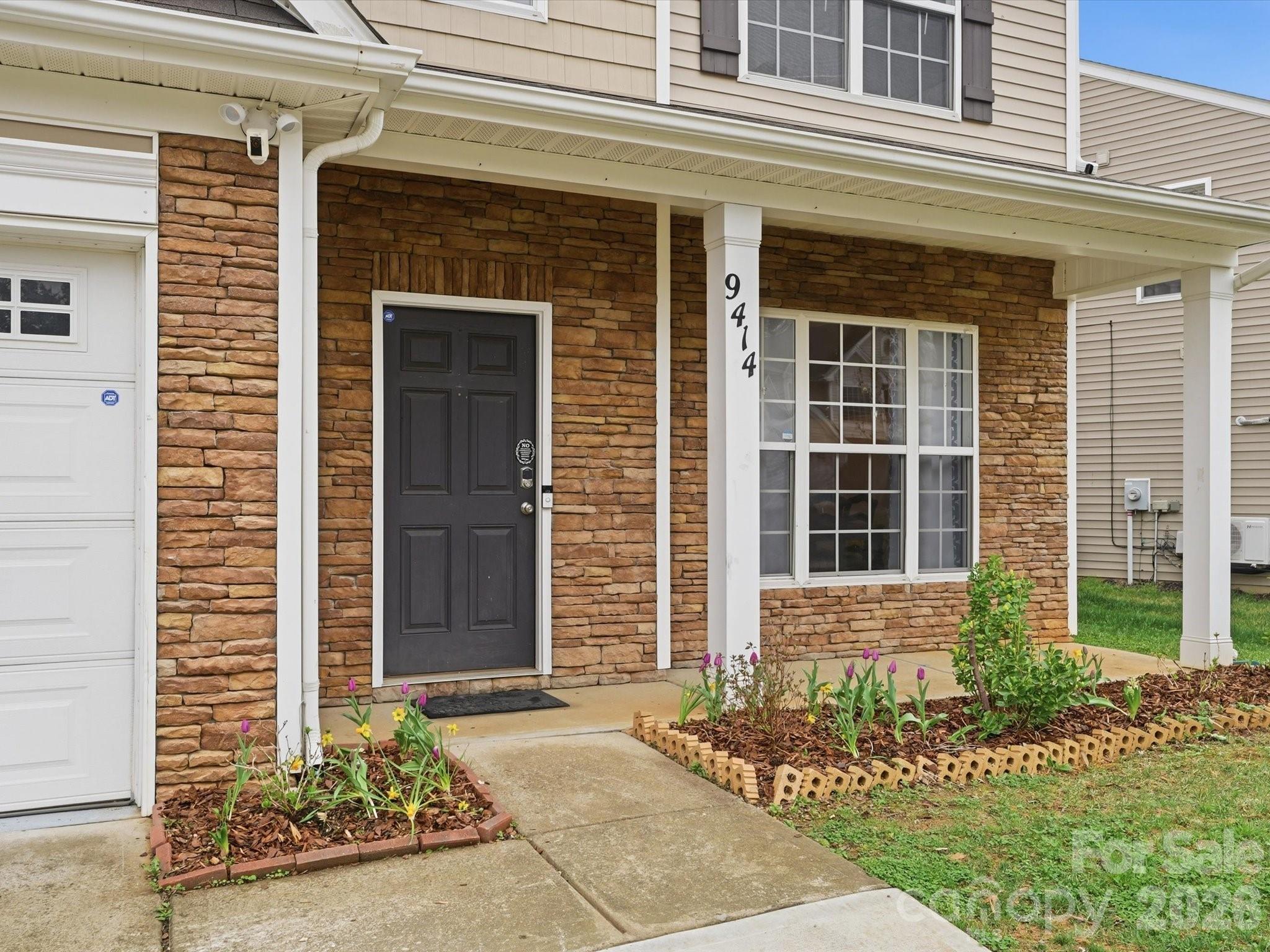 9414 Macquarie Lane — Charlotte