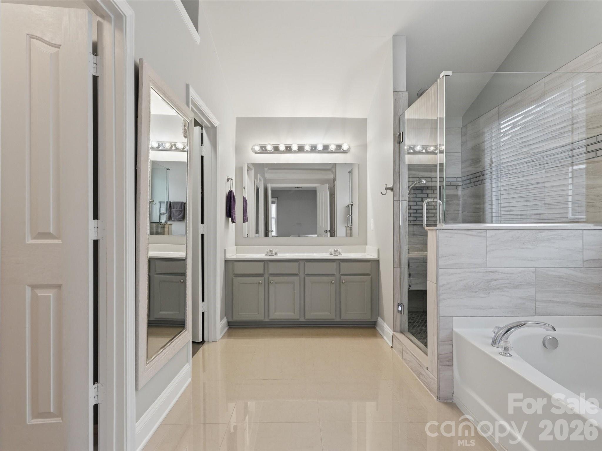 9414 Macquarie Lane — Charlotte
