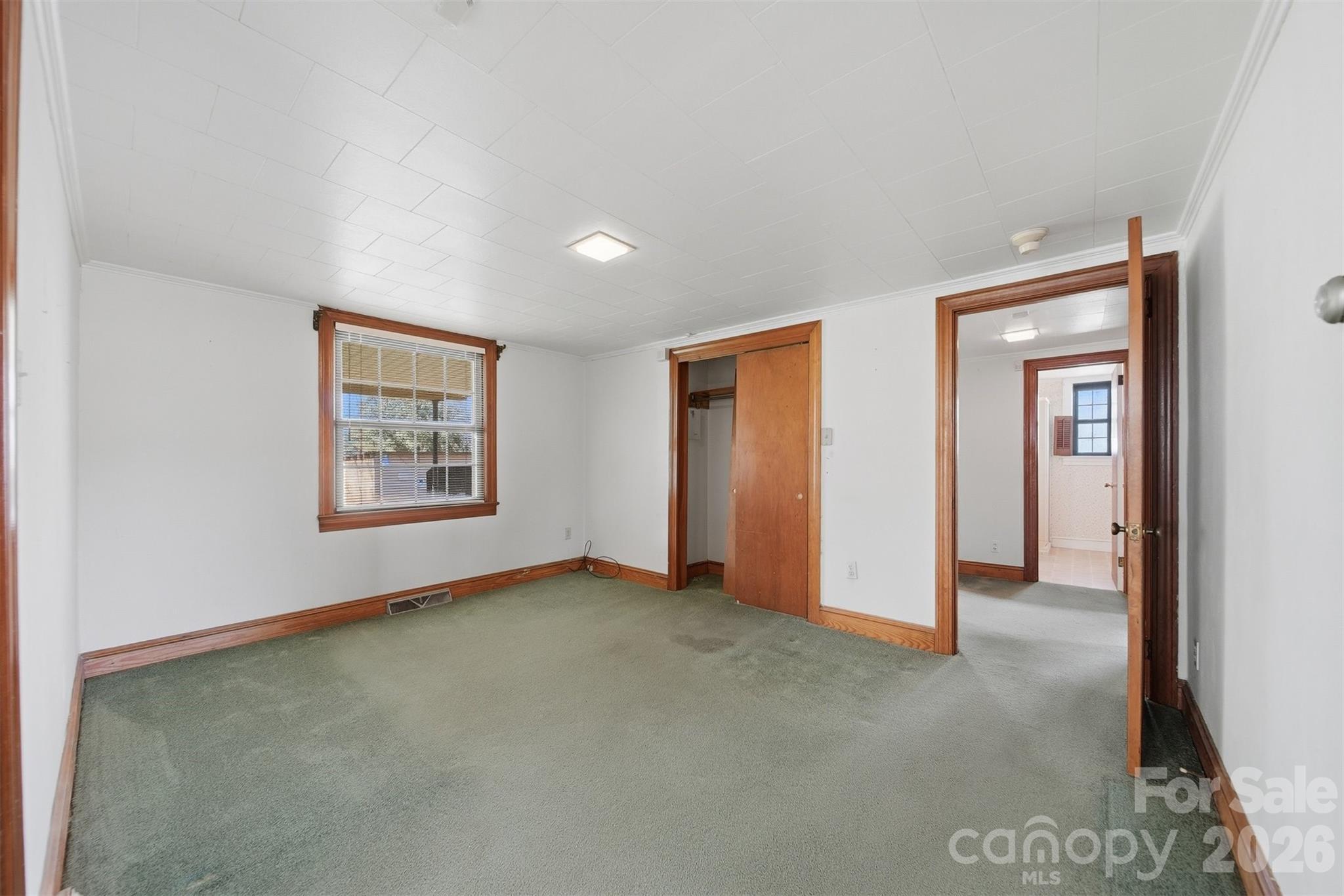 2421 35th Street Court NE — Hickory
