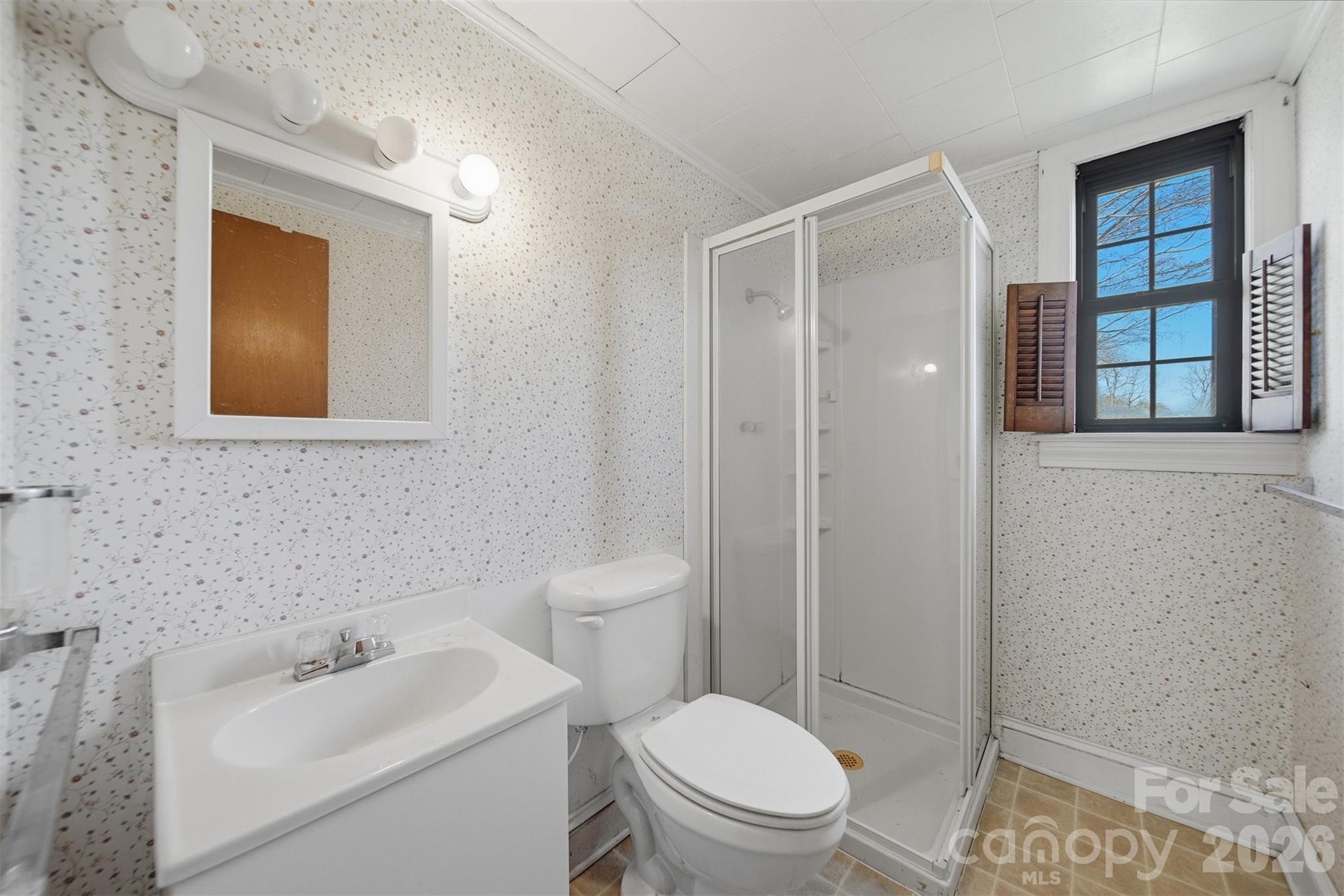 2421 35th Street Court NE — Hickory