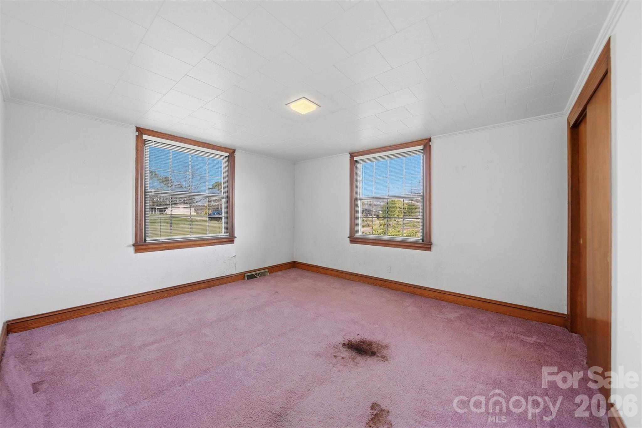 2421 35th Street Court NE — Hickory