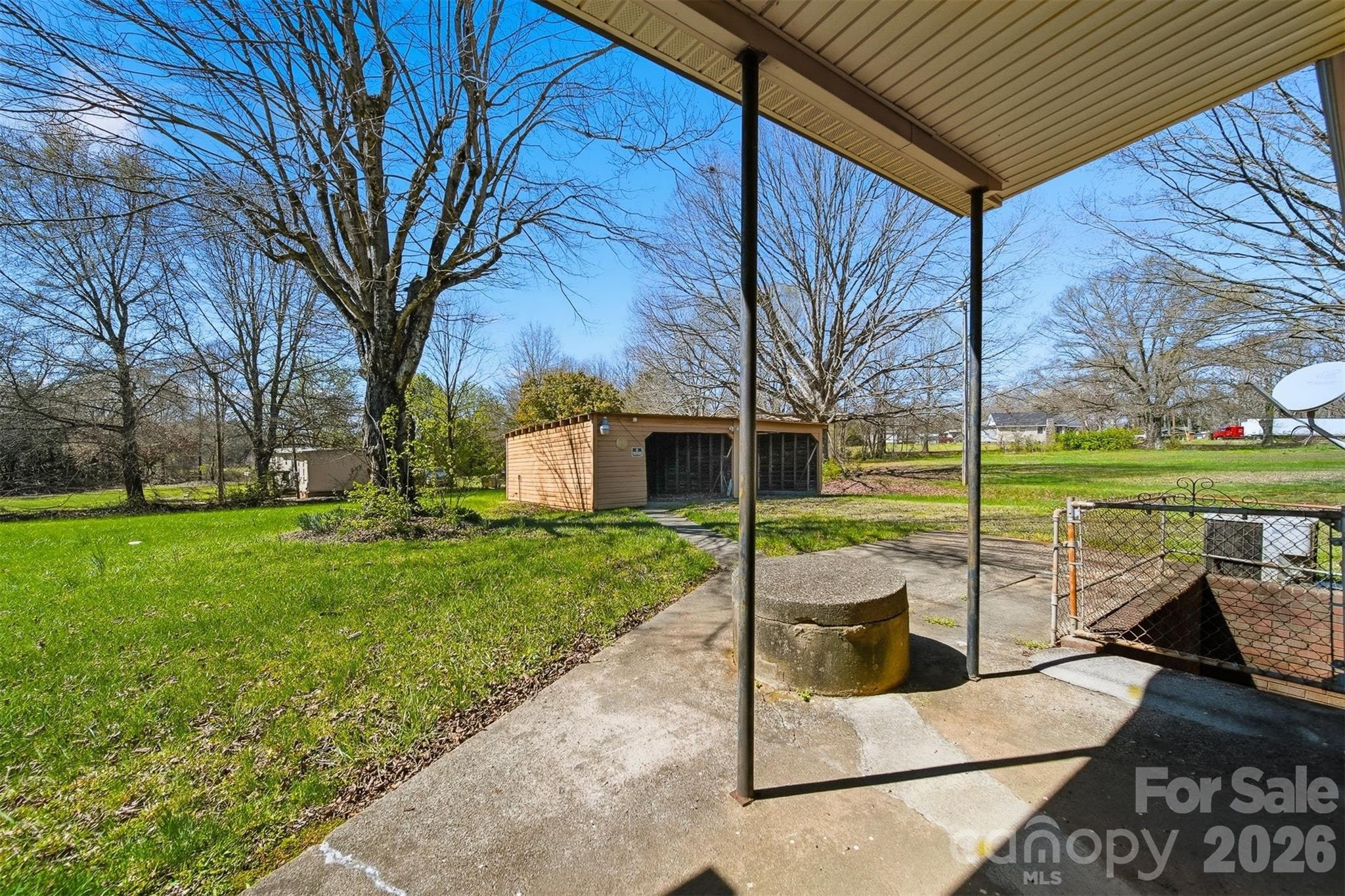 2421 35th Street Court NE — Hickory