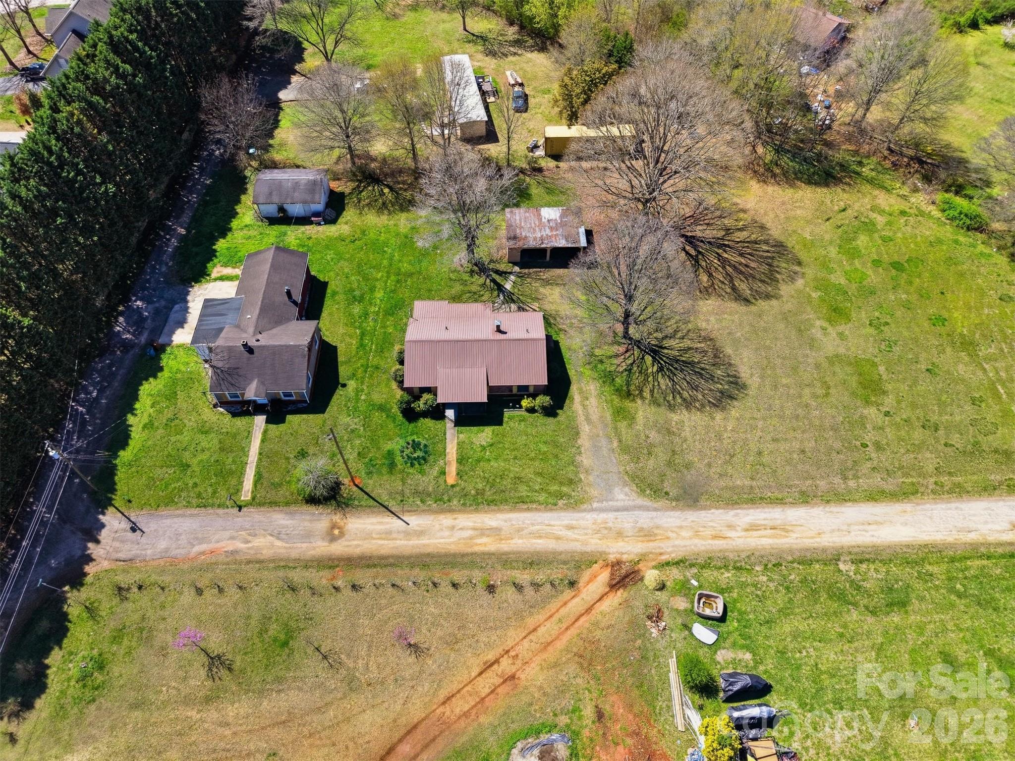 2421 35th Street Court NE — Hickory