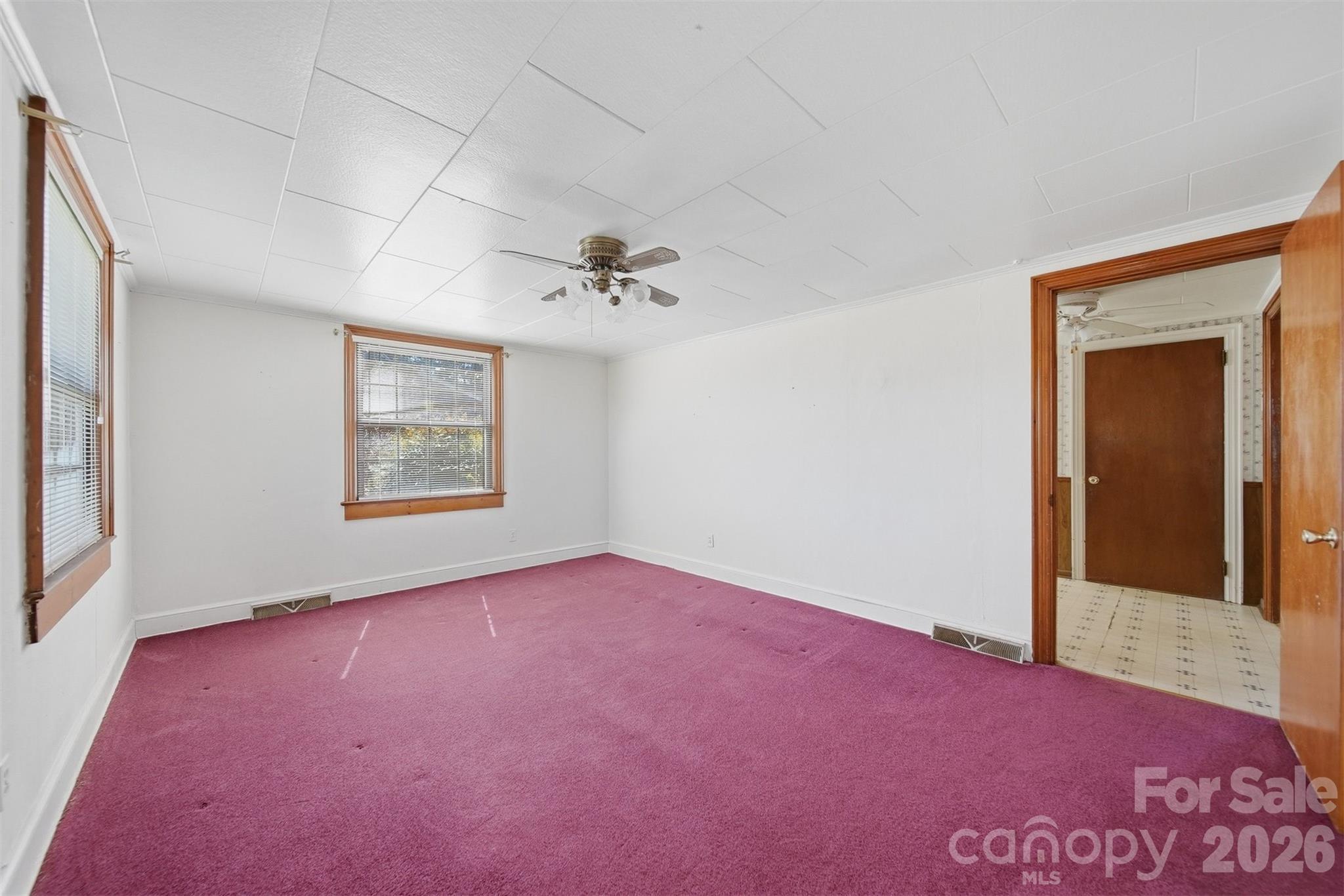2421 35th Street Court NE — Hickory