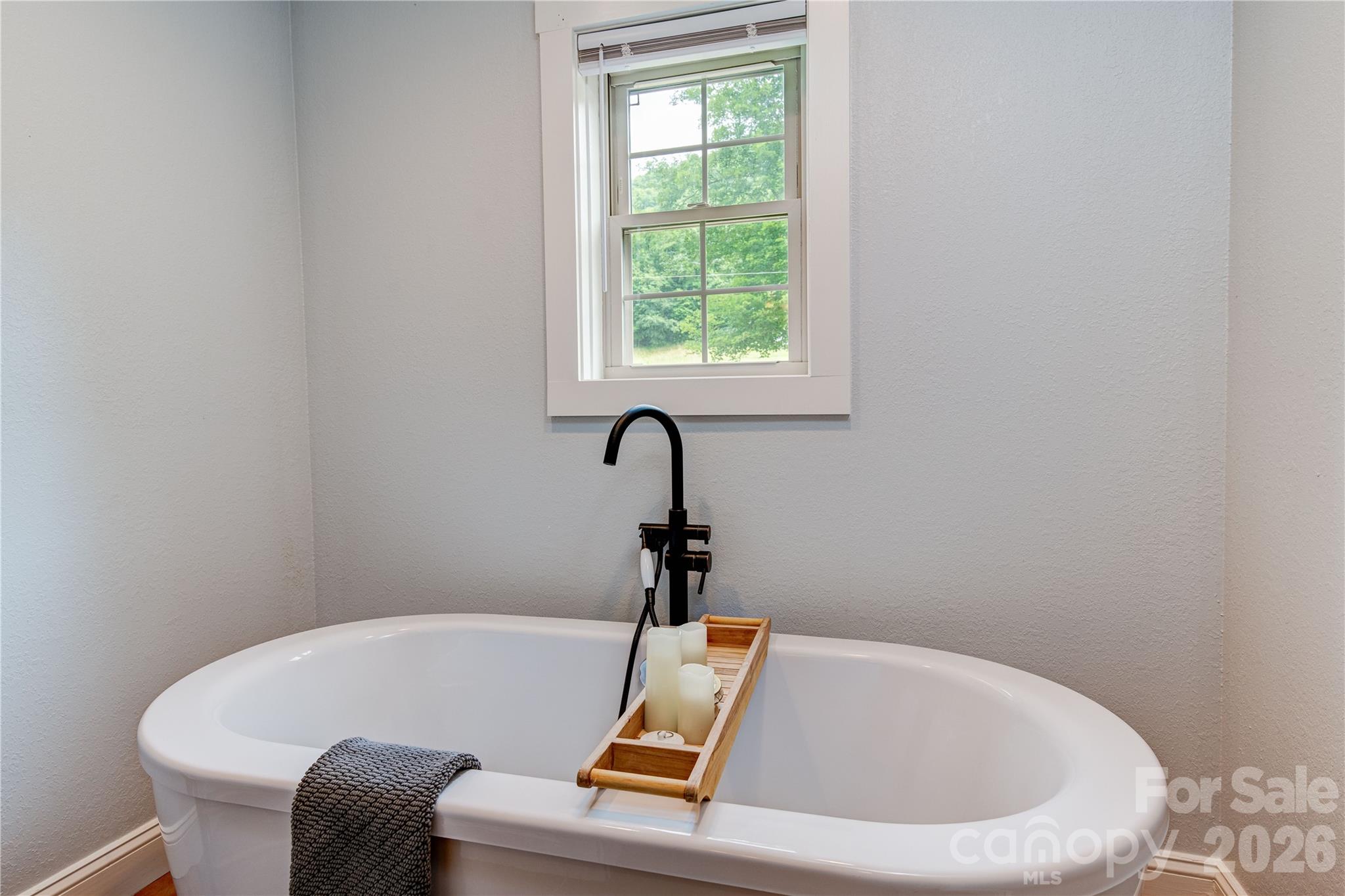 97 Circle E Ranch Road — Burnsville