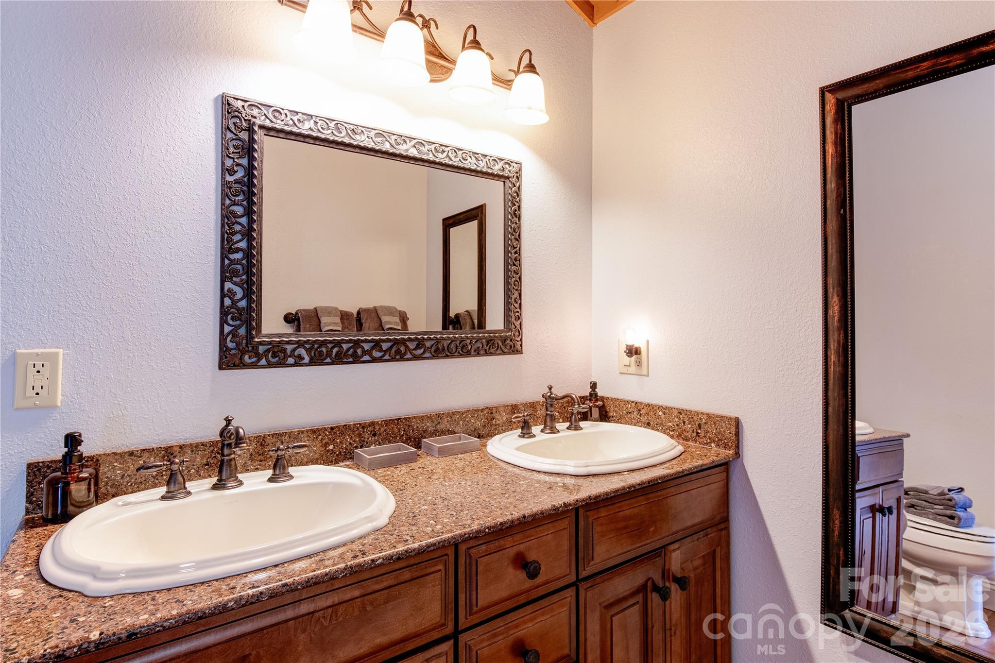 97 Circle E Ranch Road — Burnsville