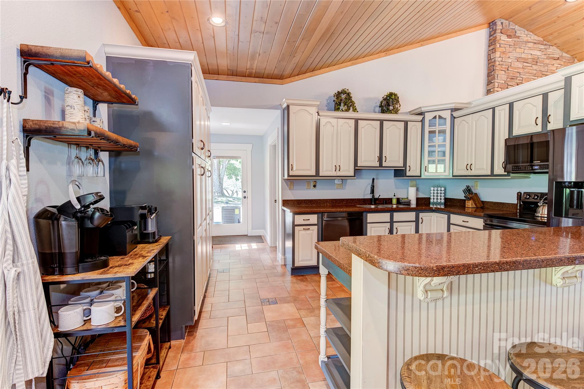 97 Circle E Ranch Road — Burnsville