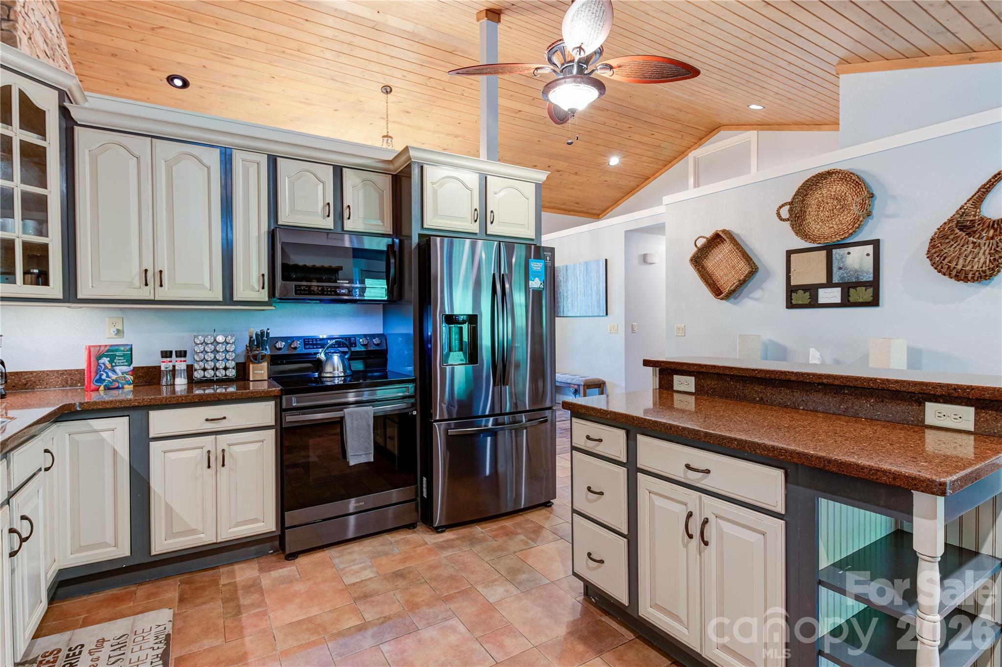 97 Circle E Ranch Road — Burnsville