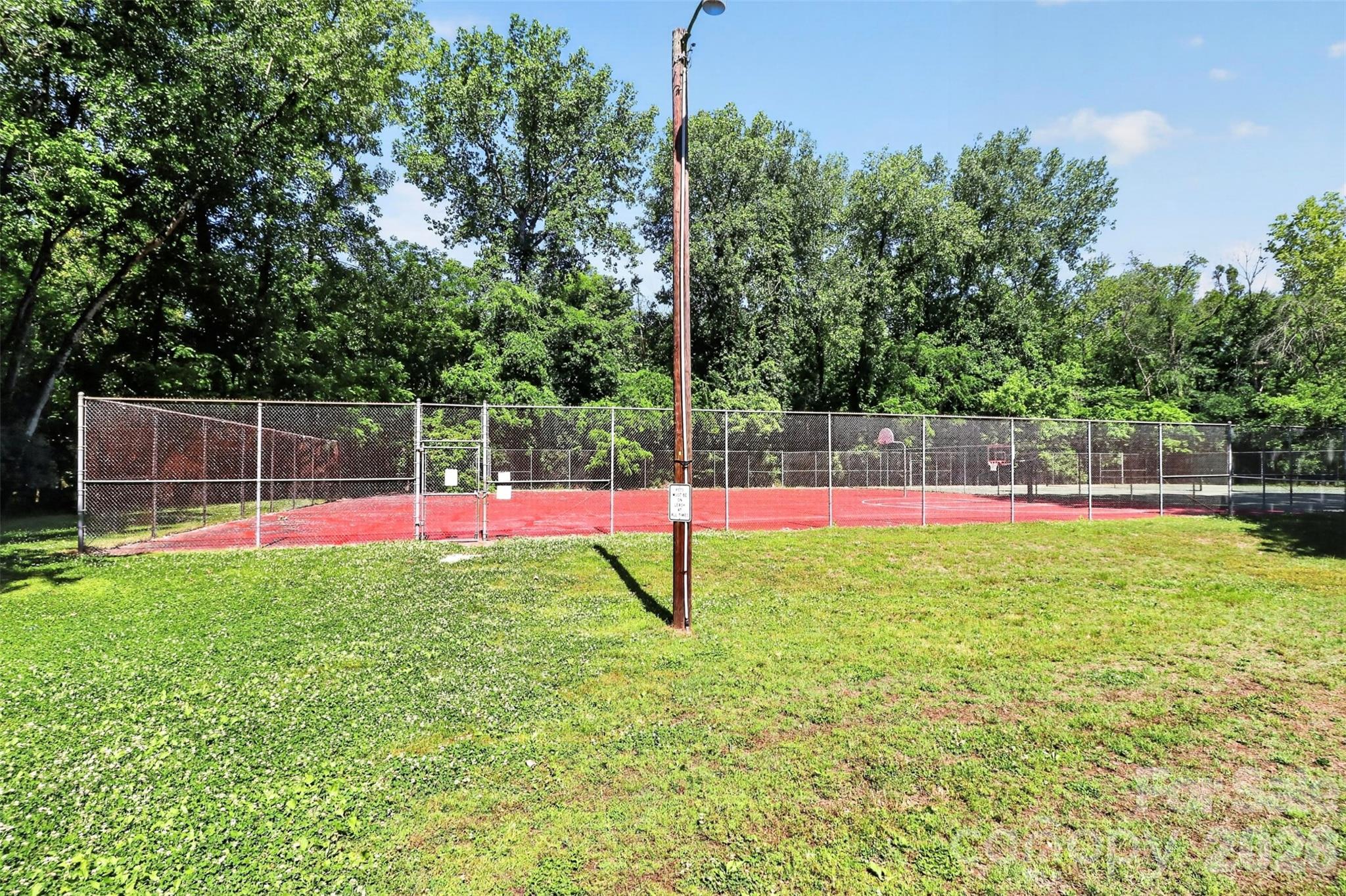 4007 Meadowridge Drive — Charlotte