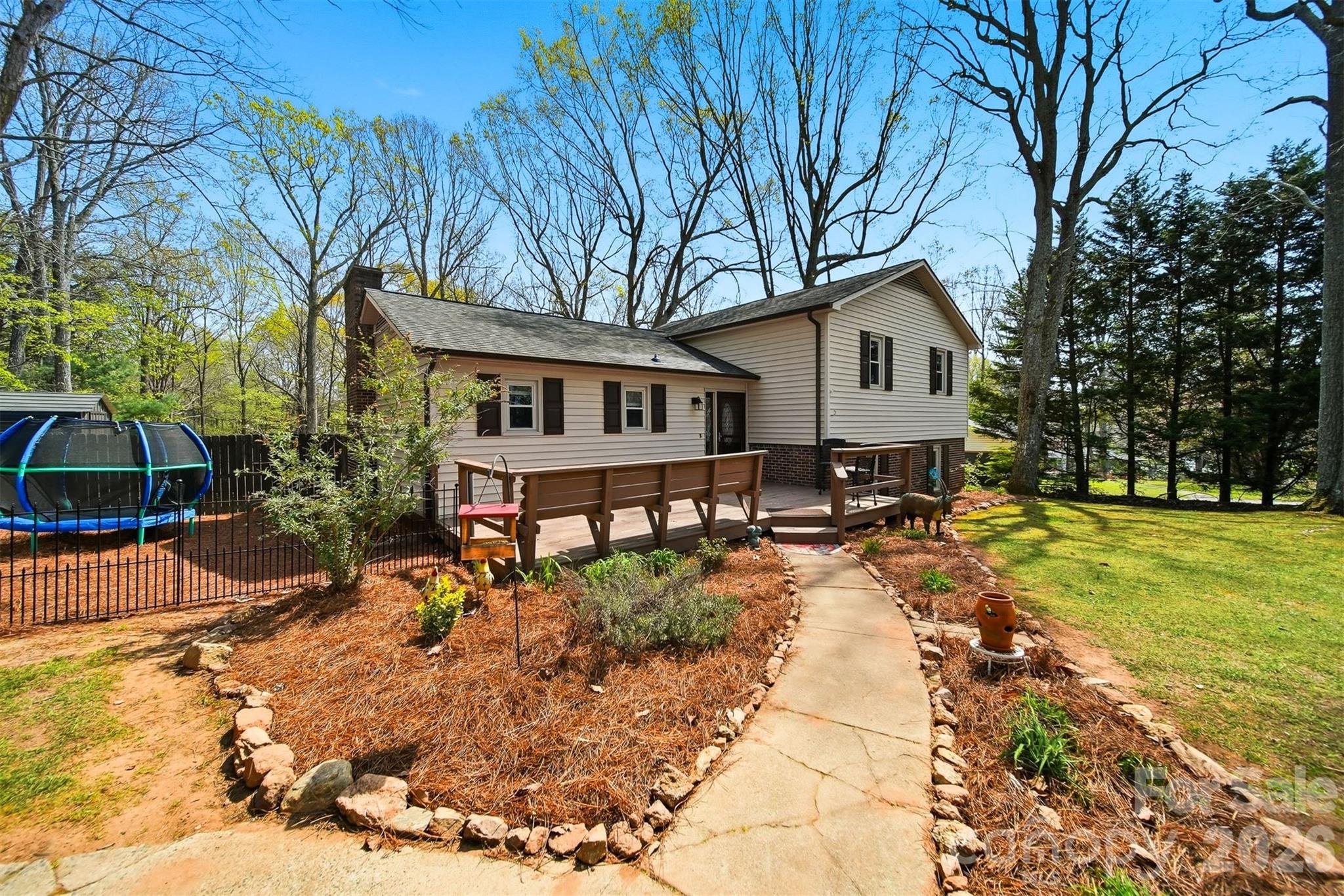 608 Hoyle Street — Lincolnton