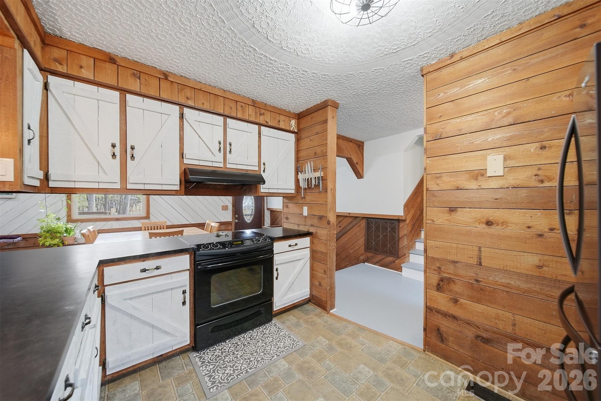608 Hoyle Street — Lincolnton