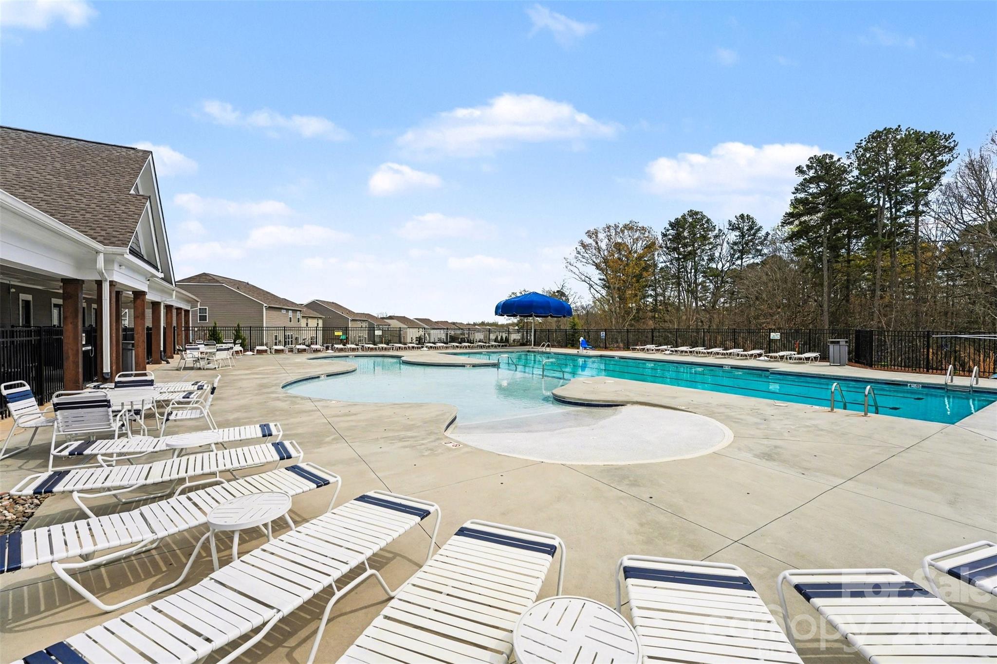 210 Eden Avenue — Mooresville