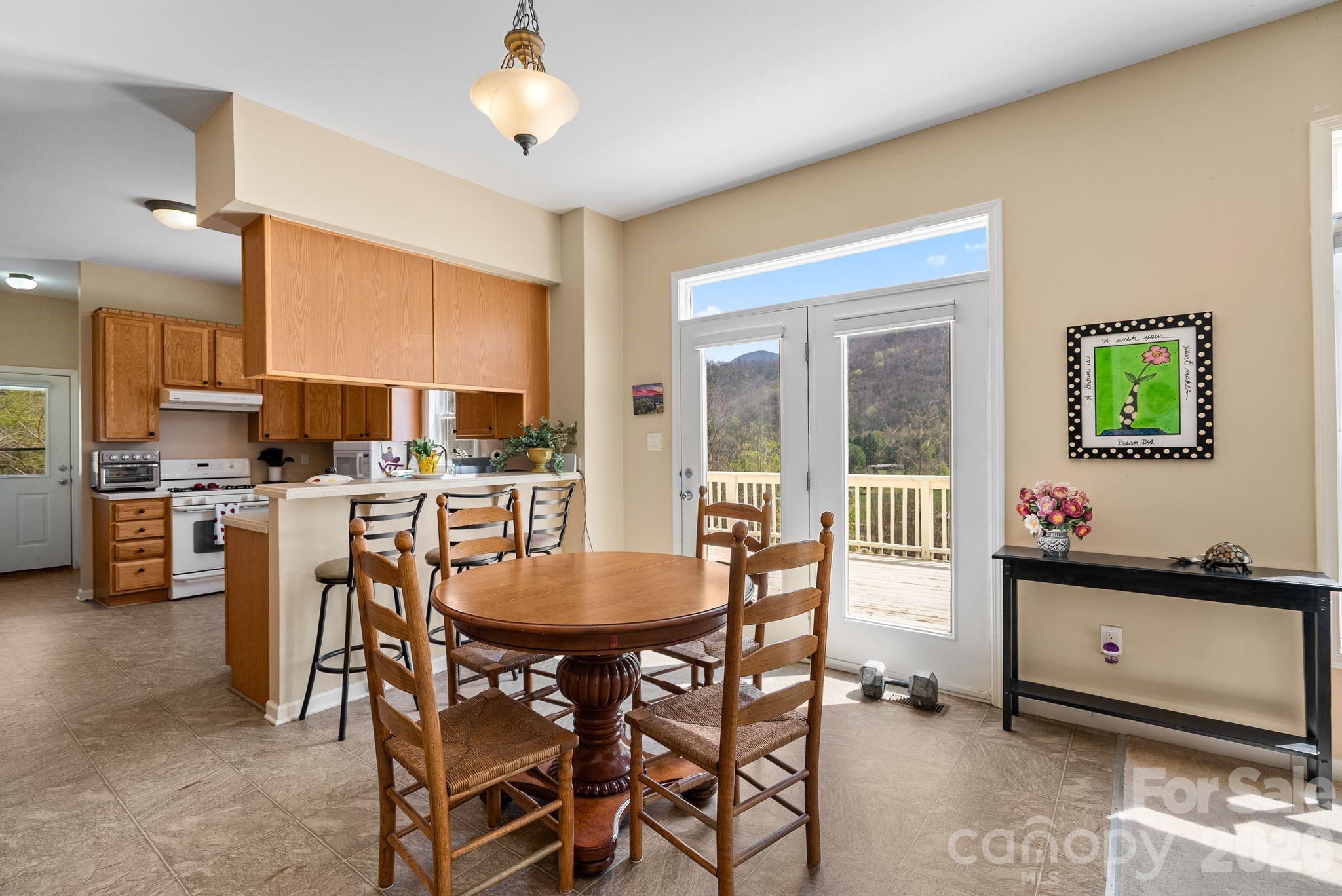 267 Eagles Trace — Canton