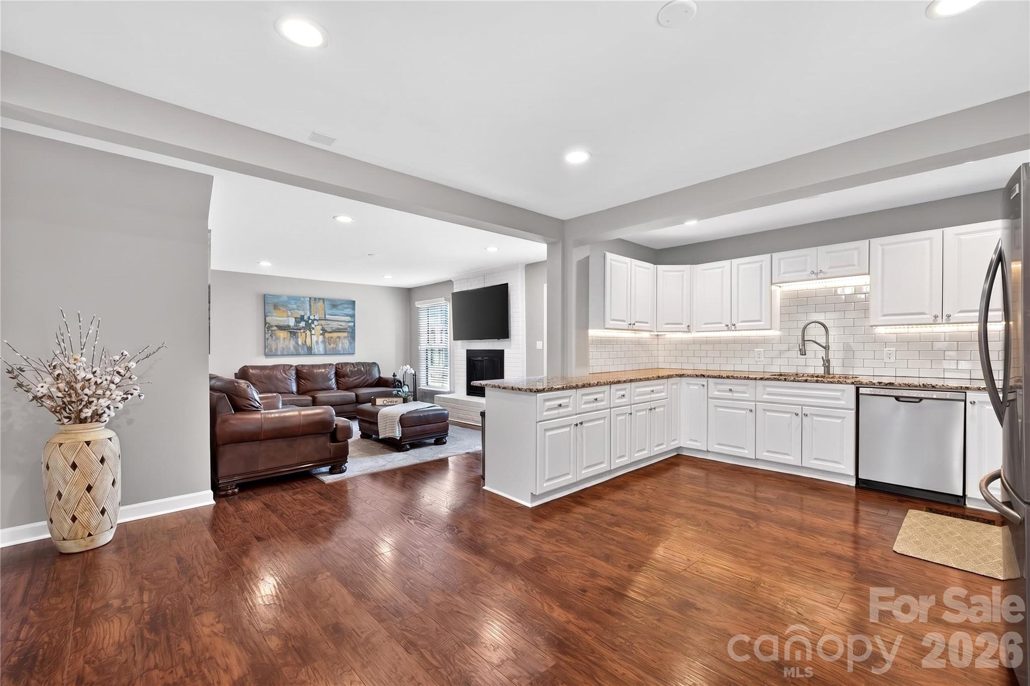 3231 Windrow Lane — Matthews