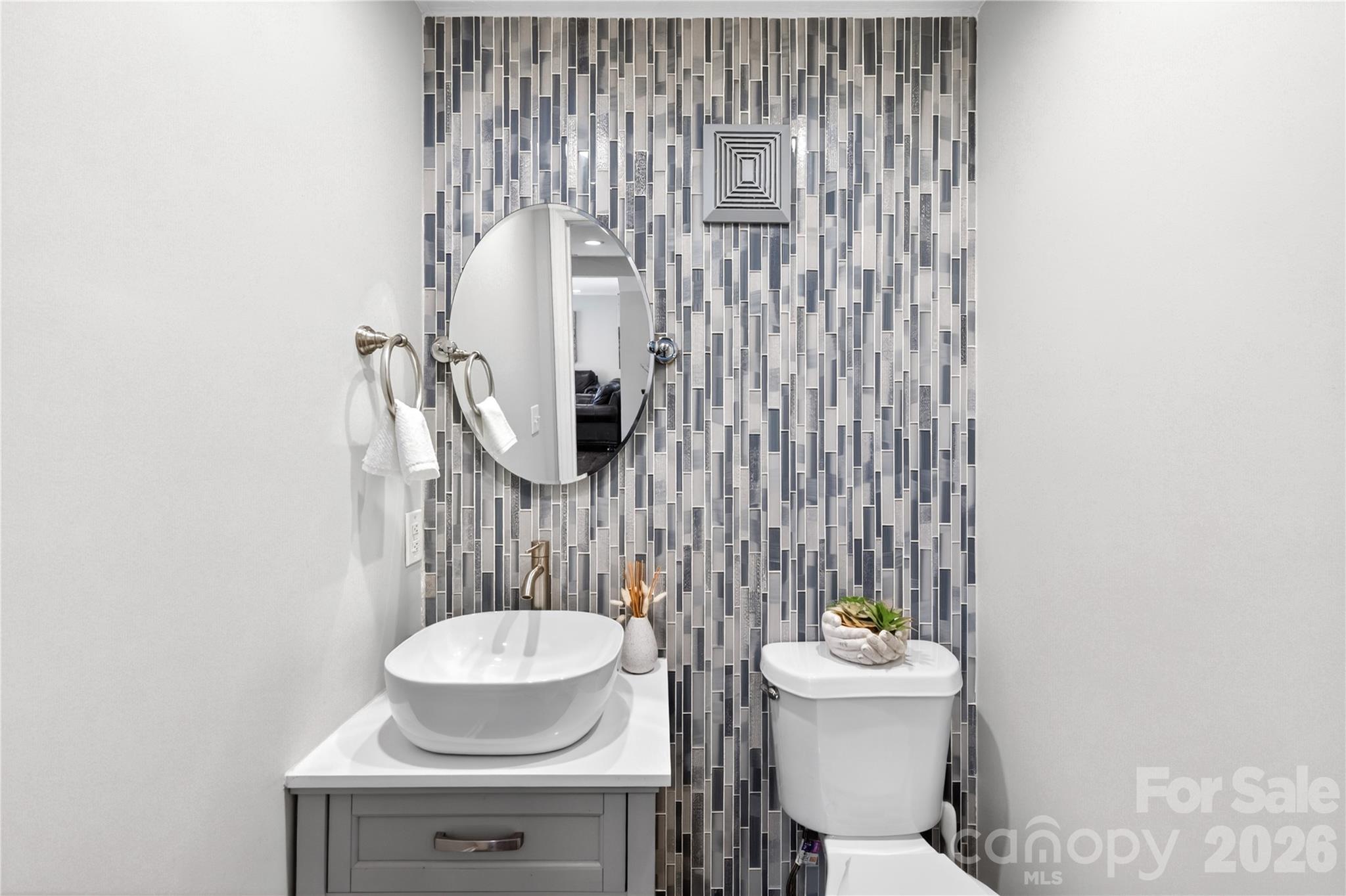 3231 Windrow Lane — Matthews