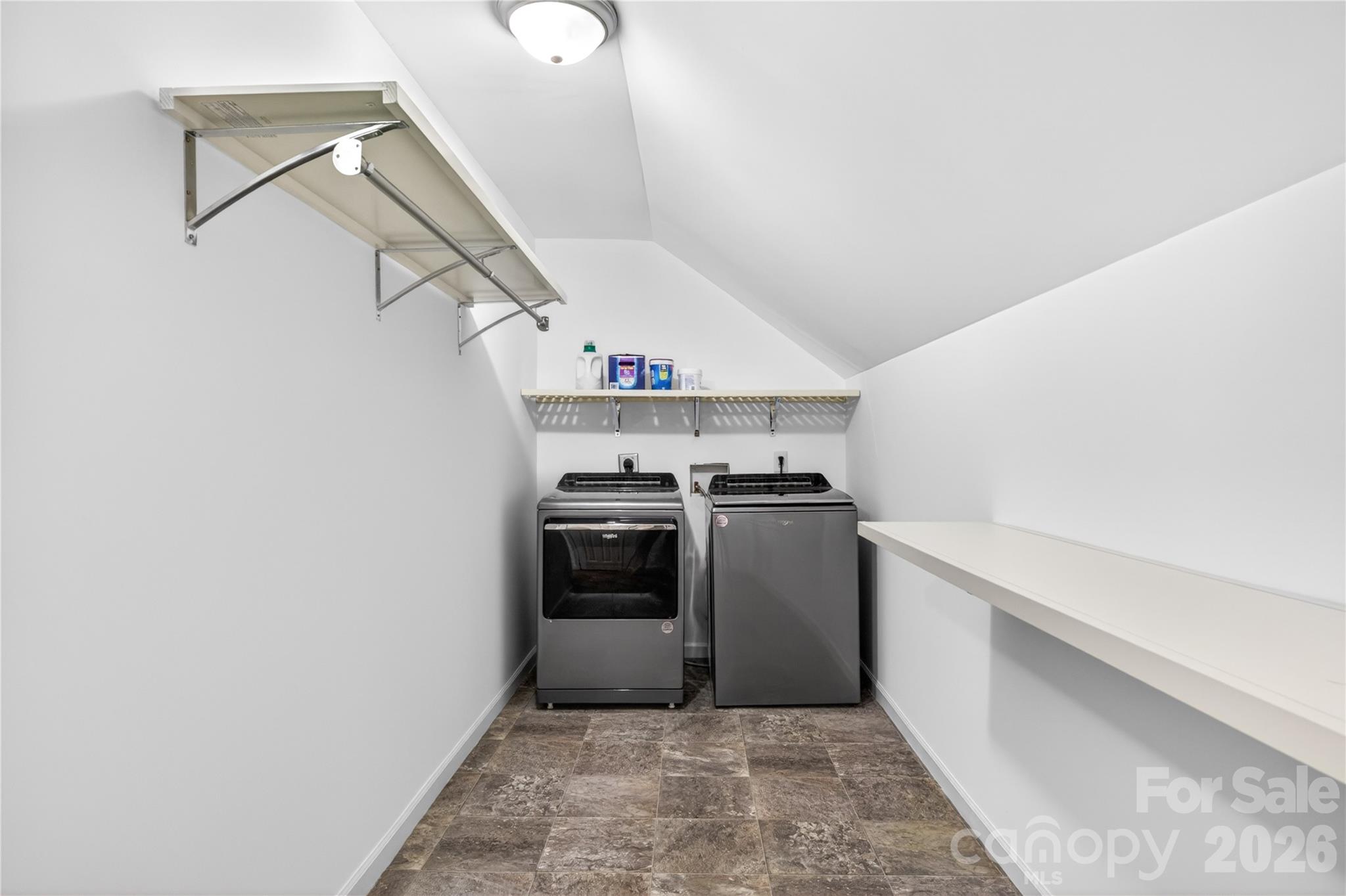 3231 Windrow Lane — Matthews