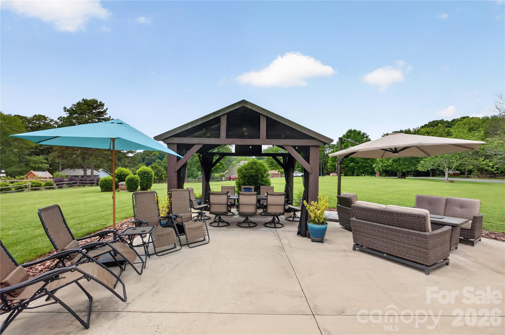 3231 Windrow Lane — Matthews