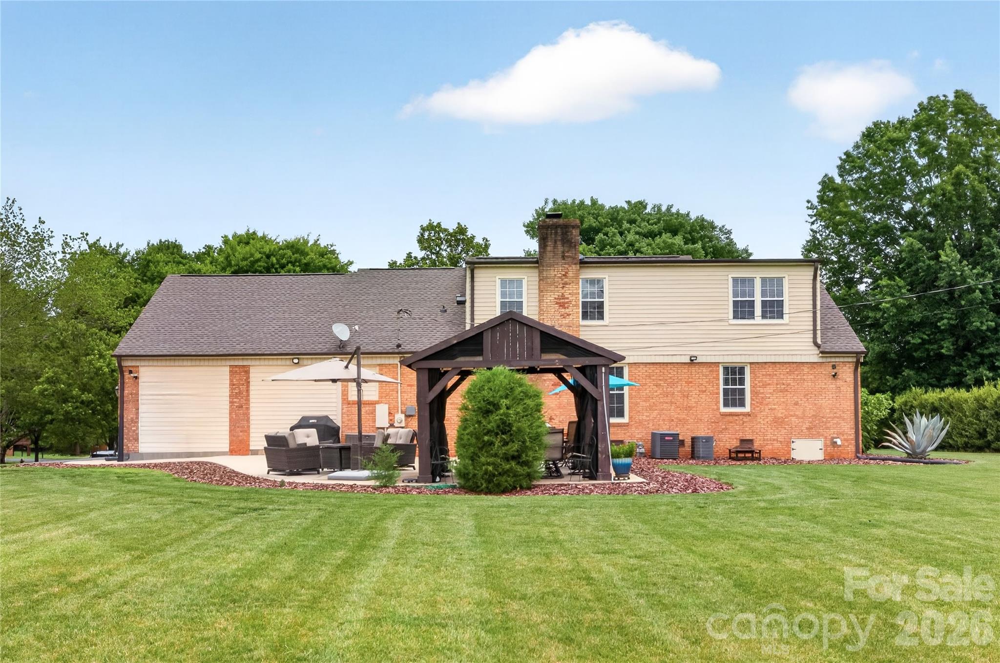 3231 Windrow Lane — Matthews