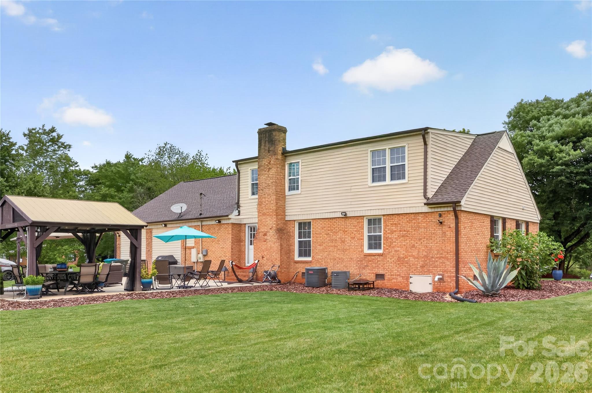 3231 Windrow Lane — Matthews