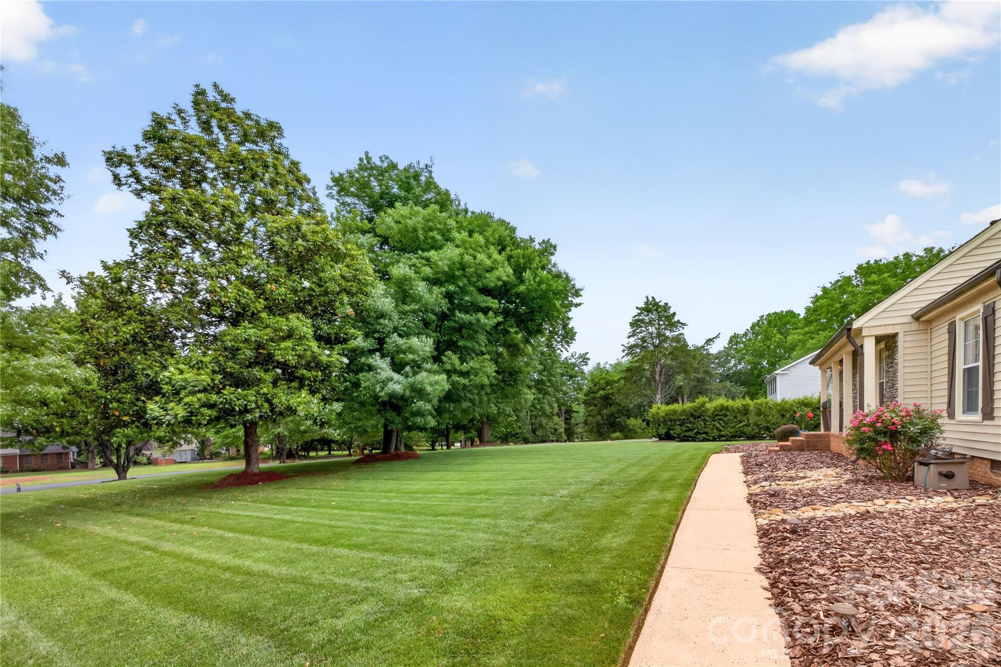3231 Windrow Lane — Matthews