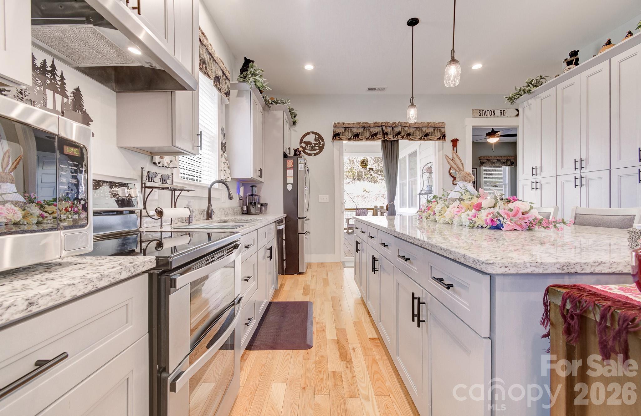 35 Cider Hill Lane — Hendersonville