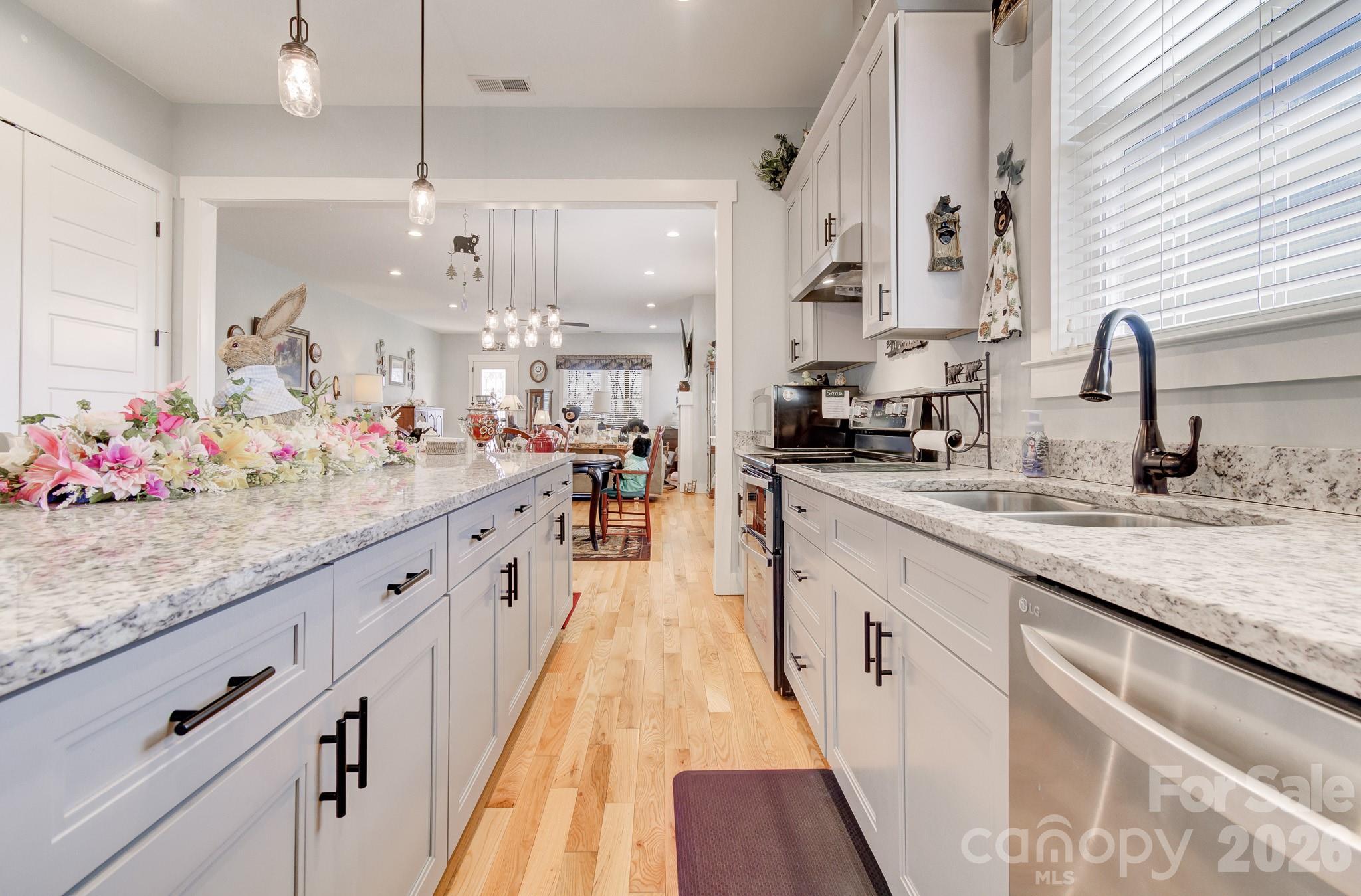 35 Cider Hill Lane — Hendersonville
