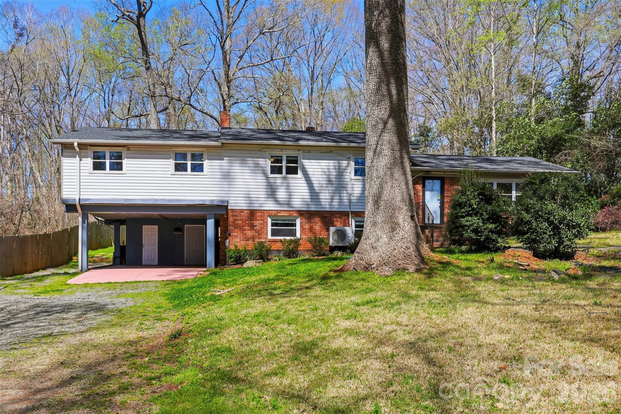 4920 Bright Road — Charlotte