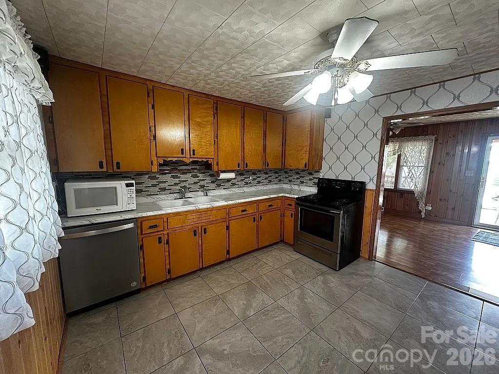 34 Sunset Drive — Brevard