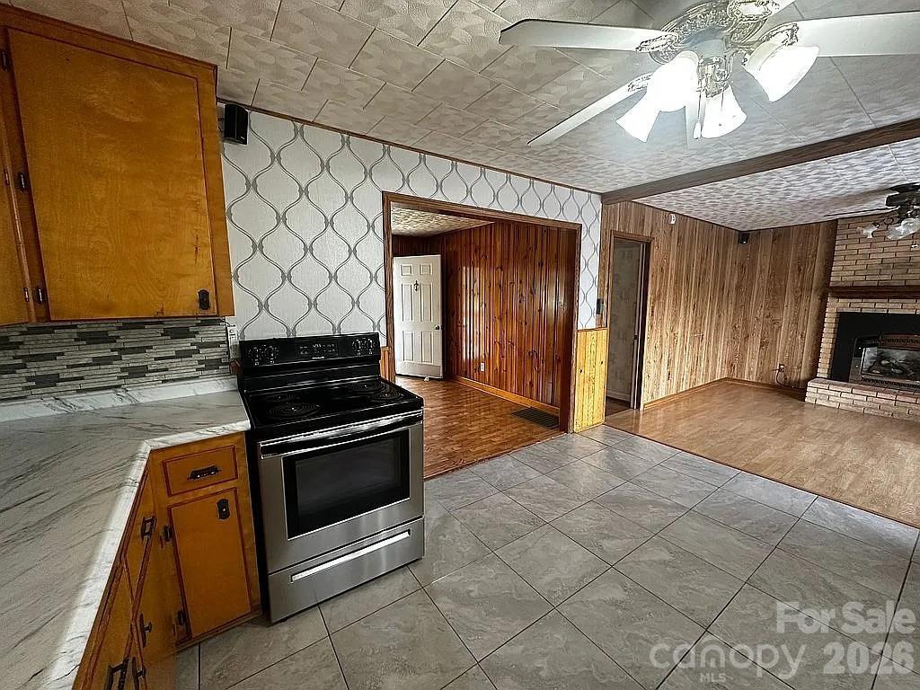 34 Sunset Drive — Brevard