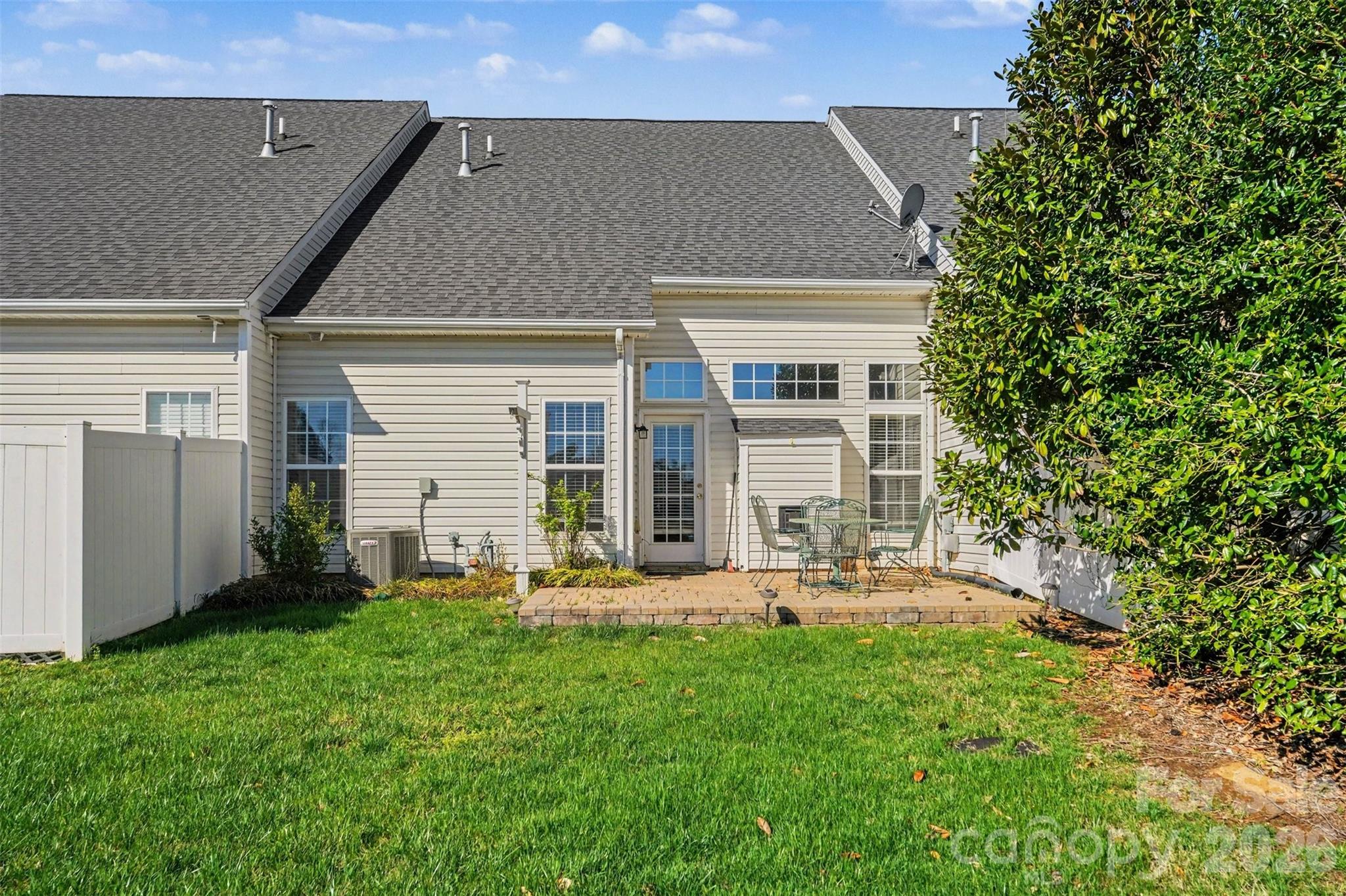 3818 Carl Parmer Drive — Harrisburg