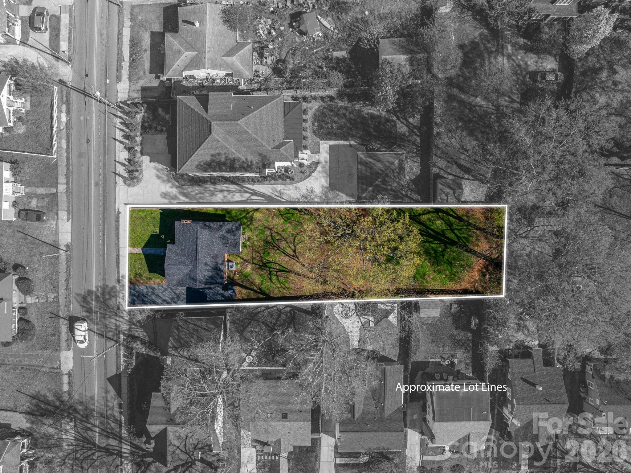 1642 Hawthorne Lane — Charlotte