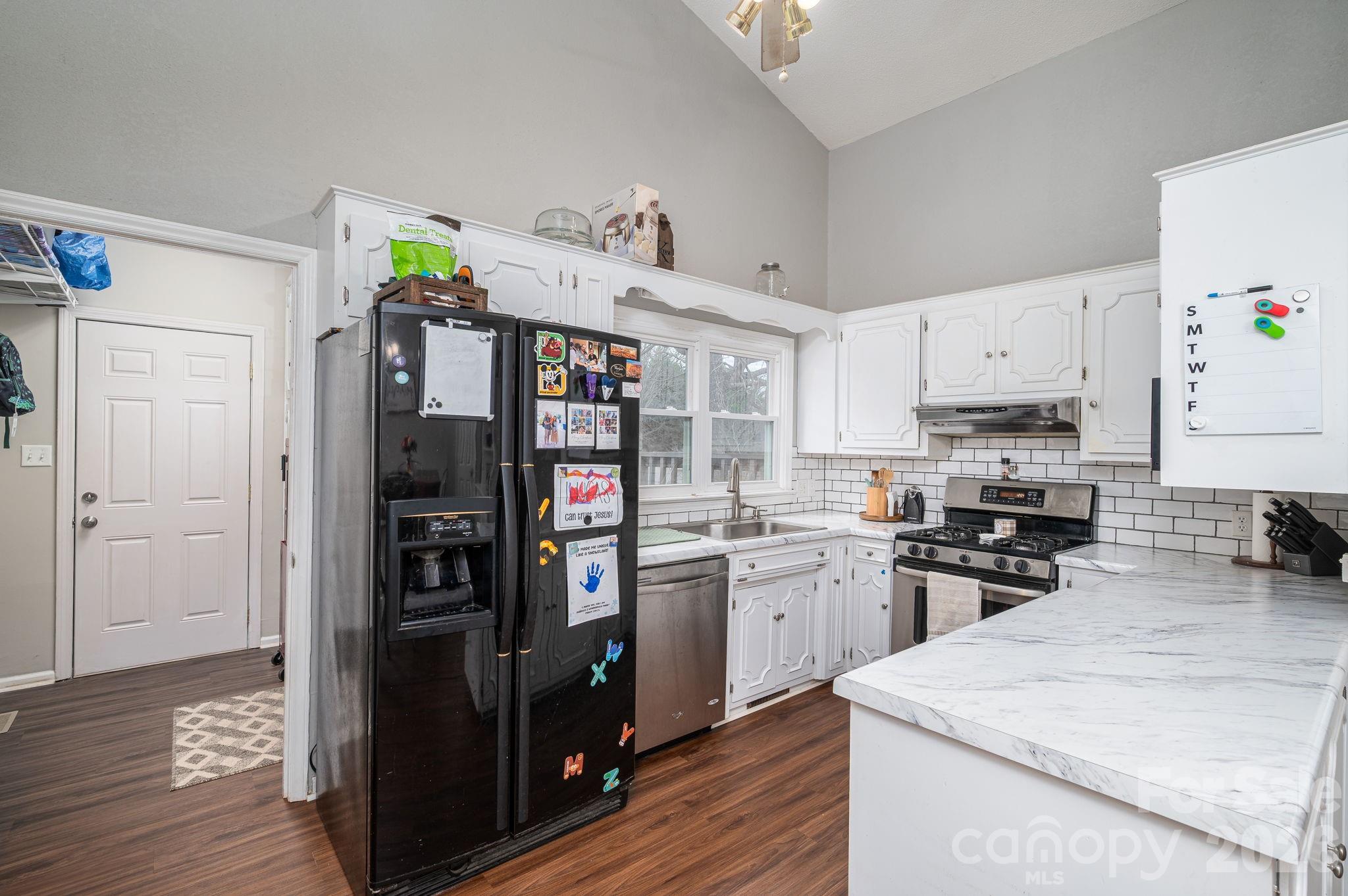 3005 Irish Street — Newton