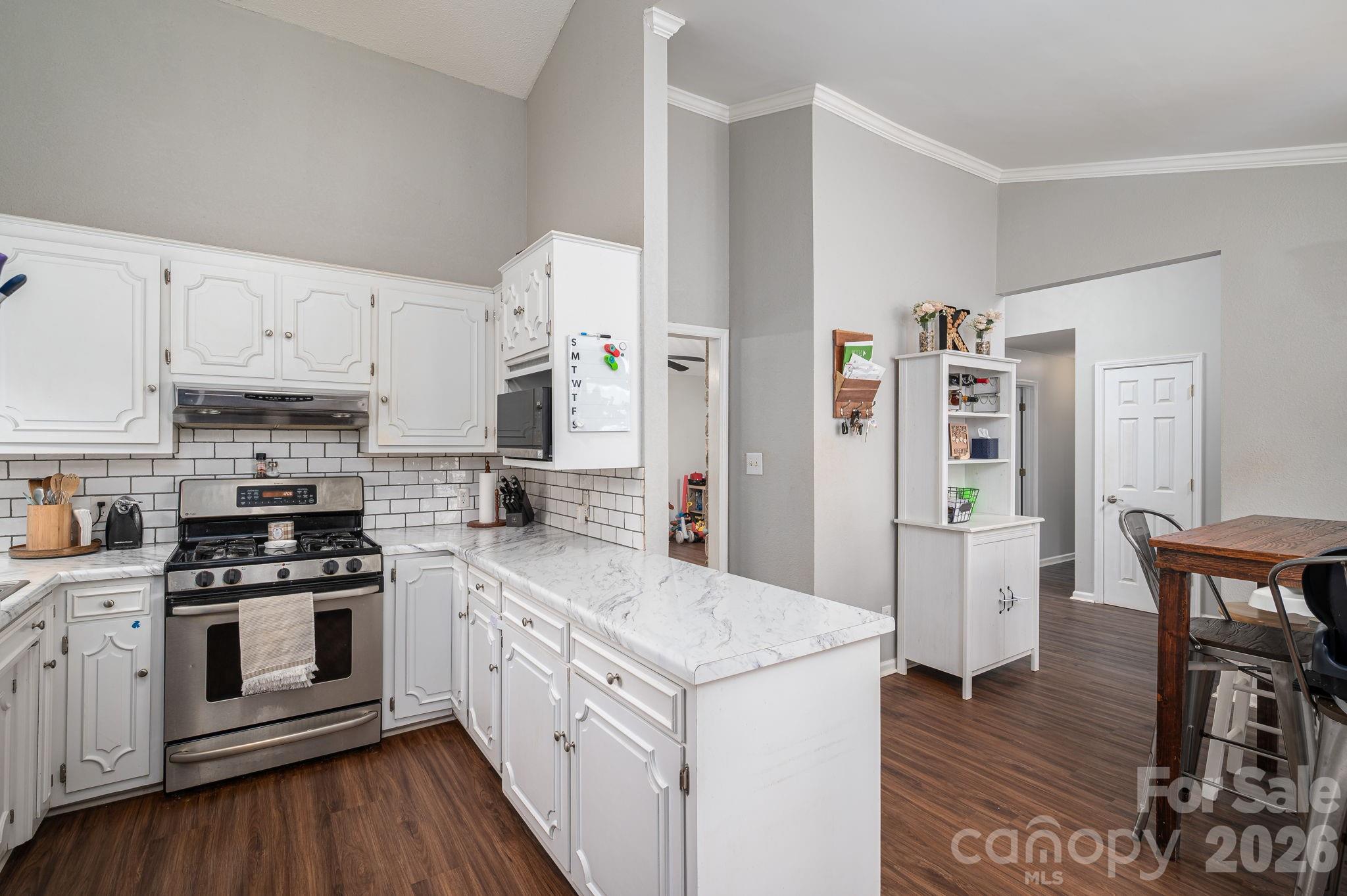 3005 Irish Street — Newton