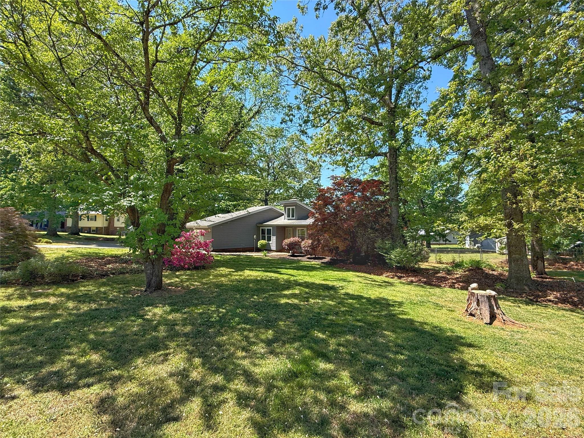 3005 Irish Street — Newton