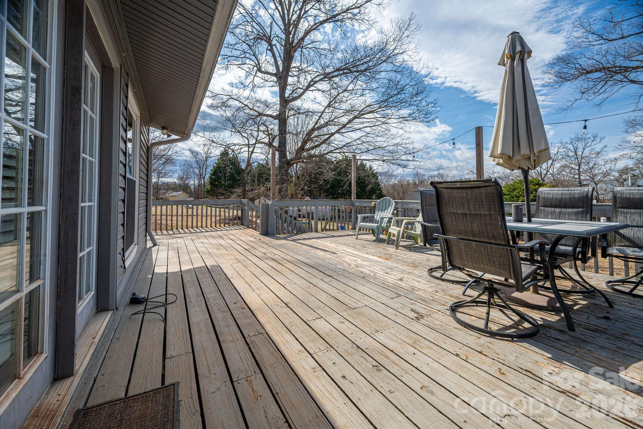 3005 Irish Street — Newton