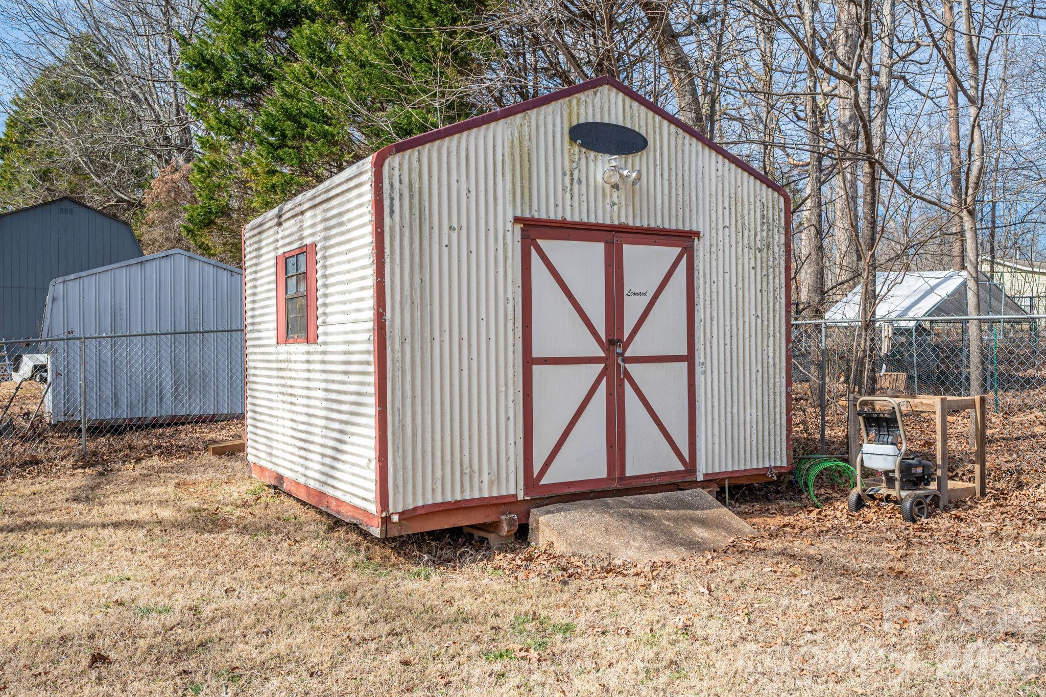 3005 Irish Street — Newton