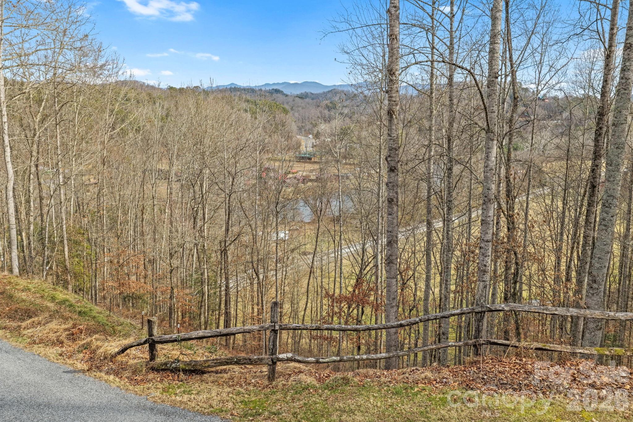 470 Ela Lane — Bryson City