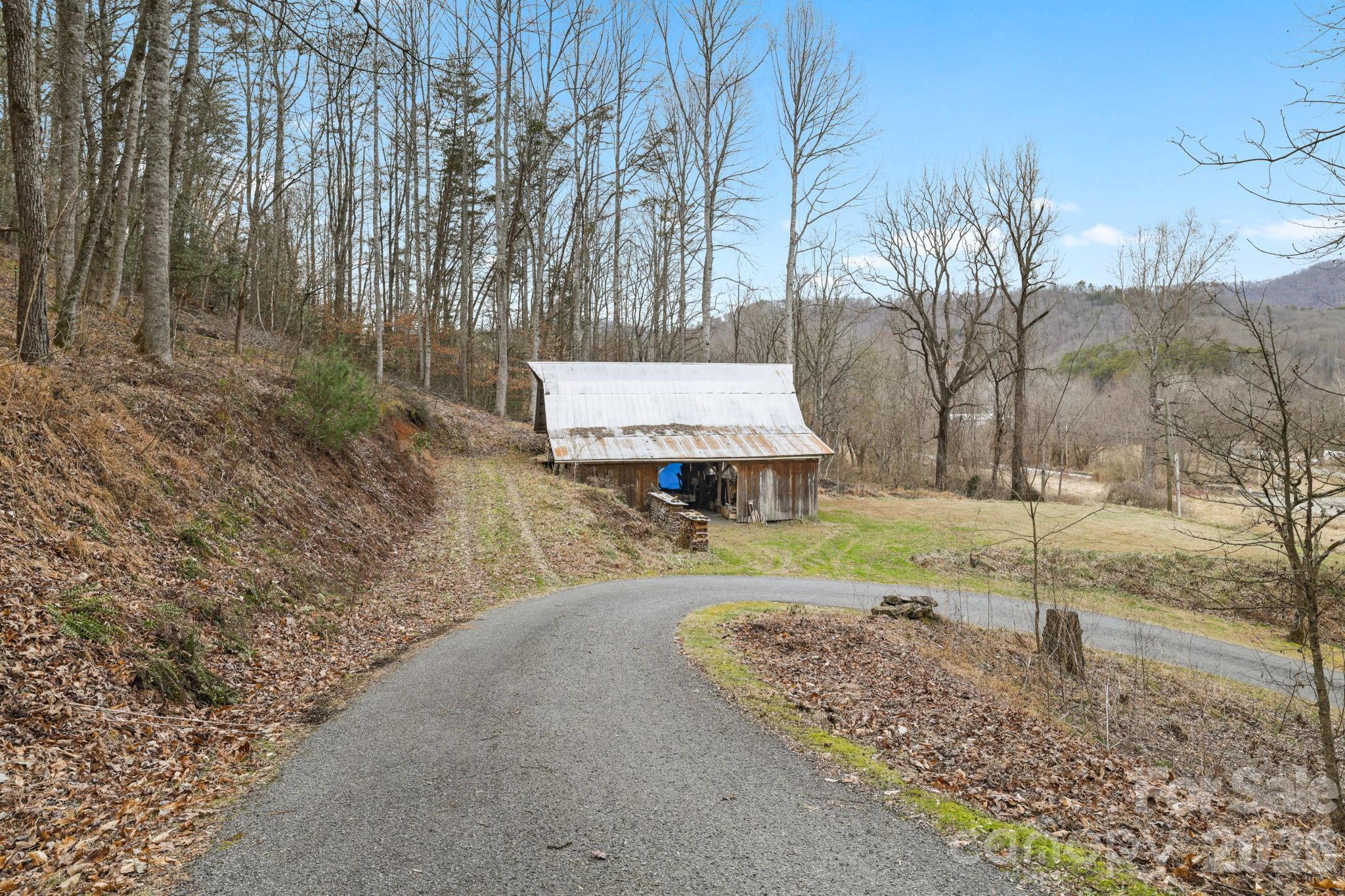470 Ela Lane — Bryson City